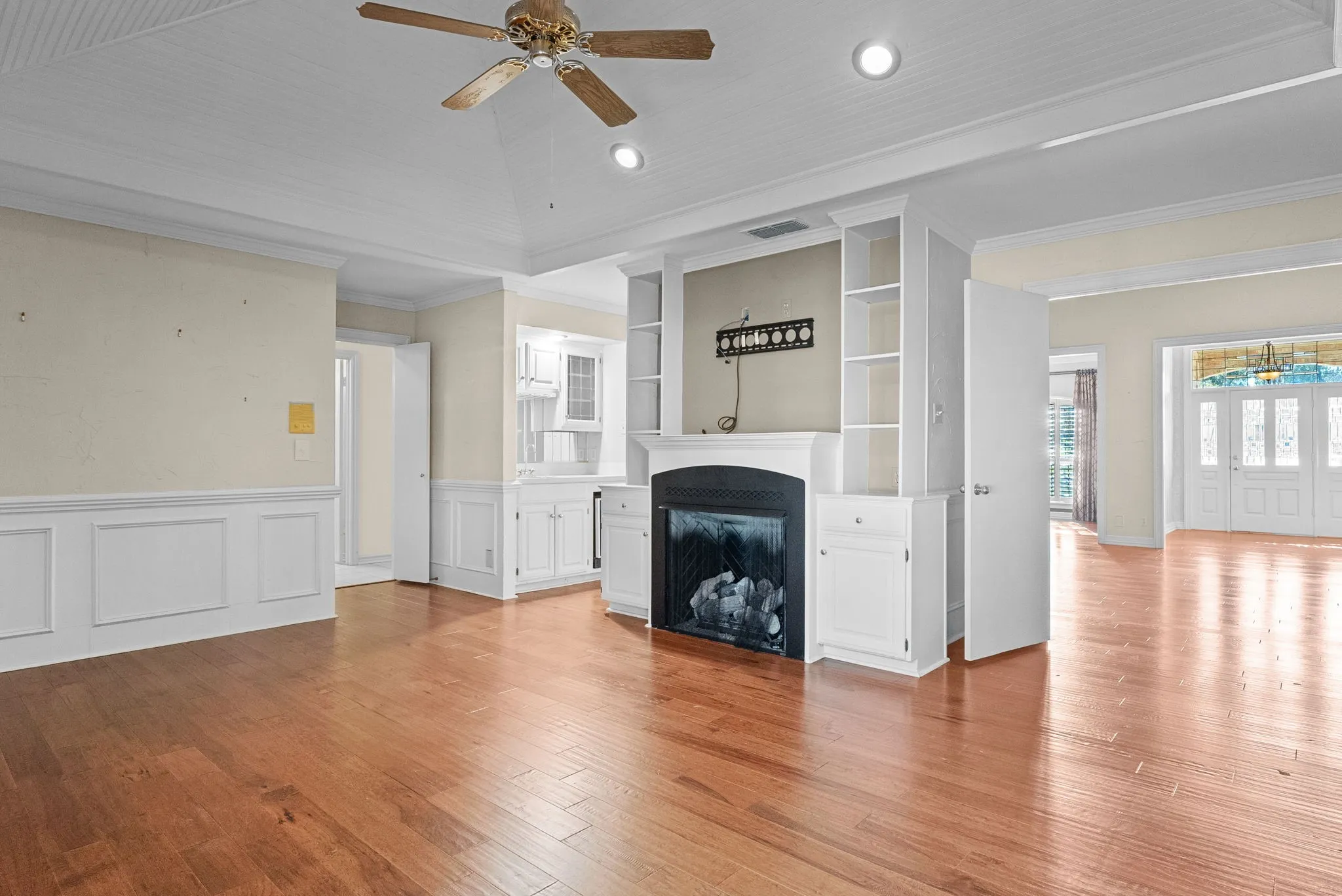 Single Family Residence For Sale in Smith County , 1807 Royal Oak Drive, Tyler, Texas 75703, 4 Bedroom, 3 Bathroom, 3 Garage spaces, 3,362 Sqft, built in 1987, Price $570,000, mls#21300638, Real Estate Agent in Tyler, Homes For Sale in Smith county, Homes For Sale in Tyler, Realtor in Tyler Texas, Real Estate Brokerage Independent Realty Texas, Luminita Cordes Realtor