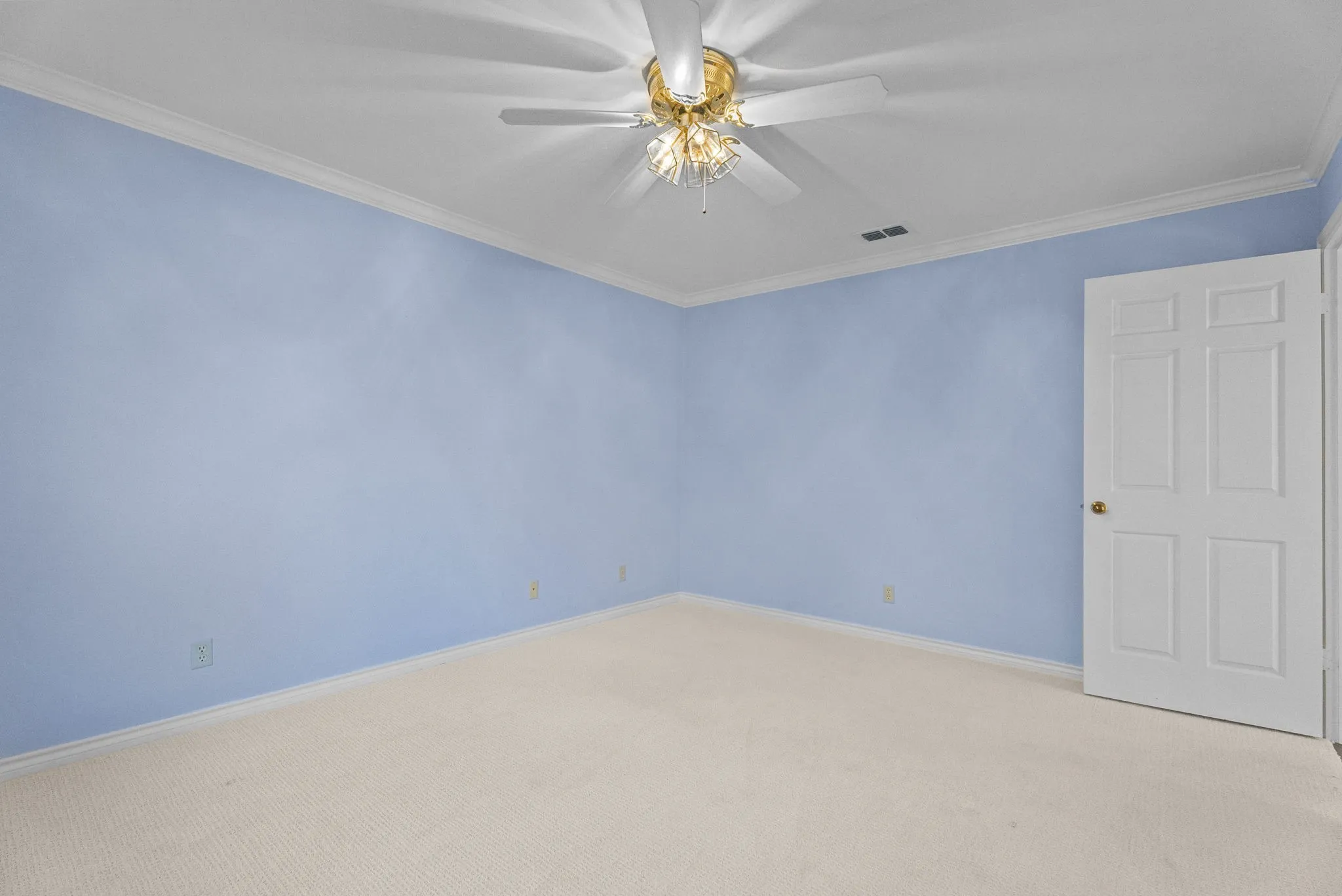 Single Family Residence For Sale in Smith County , 1807 Royal Oak Drive, Tyler, Texas 75703, 4 Bedroom, 3 Bathroom, 3 Garage spaces, 3,362 Sqft, built in 1987, Price $570,000, mls#21300638, Real Estate Agent in Tyler, Homes For Sale in Smith county, Homes For Sale in Tyler, Realtor in Tyler Texas, Real Estate Brokerage Independent Realty Texas, Luminita Cordes Realtor