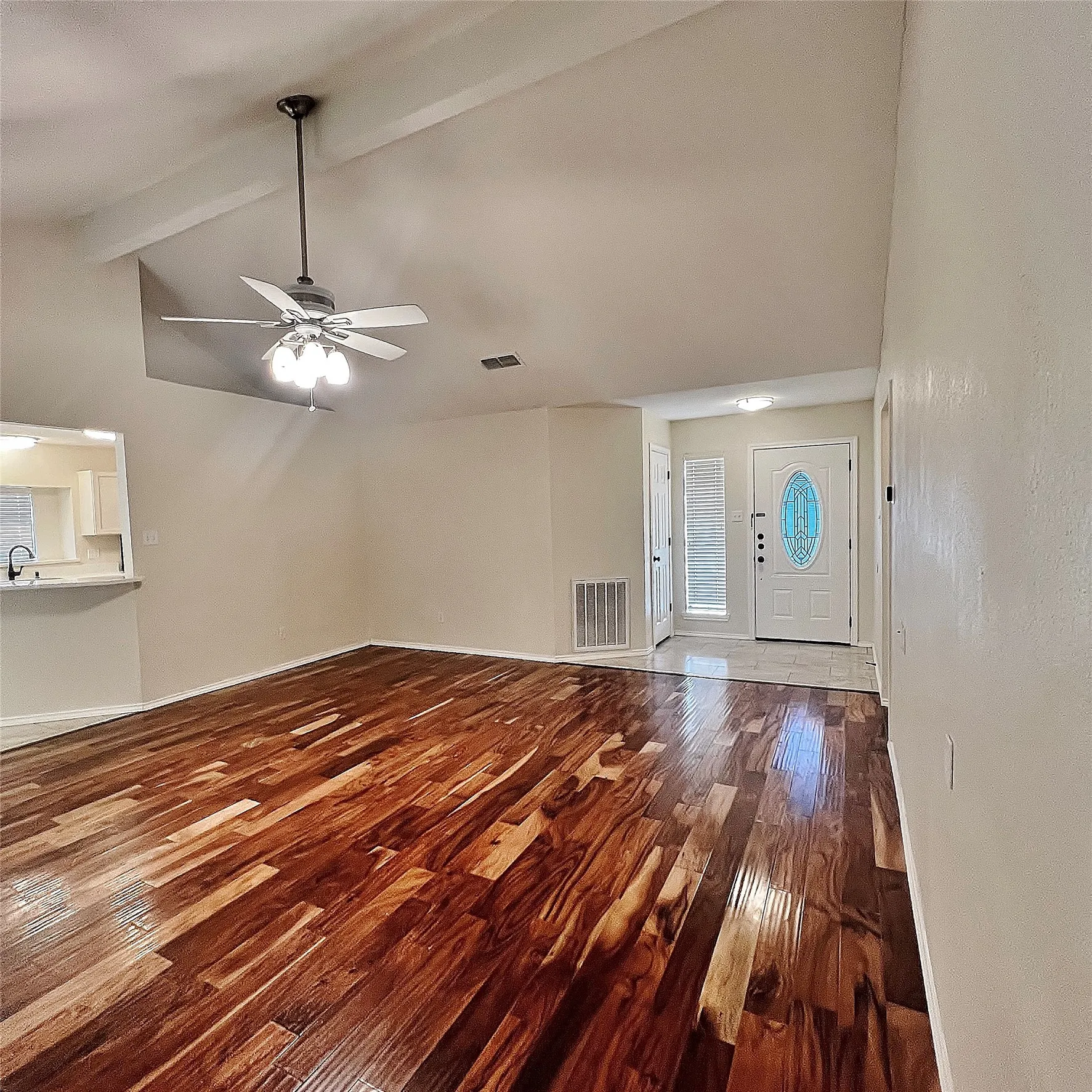 Single Family Residence For Rent in Tarrant County , 4808 Waxwing Drive, Arlington, Texas 76018, 3 Bedroom, 2 Bathroom, 2 Garage spaces, 1,357 Sqft, built in 1985, mls#21356627, Real Estate Agent in Arlington, Homes For Rent in Tarrant county, Homes For Rent in Arlington, Realtor in Arlington Texas, Real Estate Brokerage Independent Realty Texas, Luminita Cordes Realtor