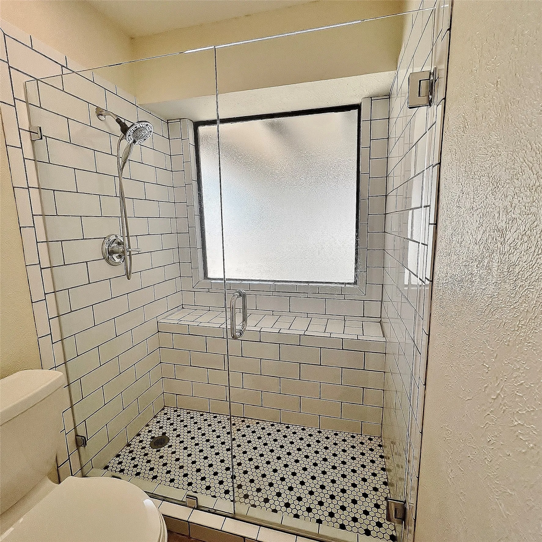 Single Family Residence For Rent in Tarrant County , 4808 Waxwing Drive, Arlington, Texas 76018, 3 Bedroom, 2 Bathroom, 2 Garage spaces, 1,357 Sqft, built in 1985, mls#21356627, Real Estate Agent in Arlington, Homes For Rent in Tarrant county, Homes For Rent in Arlington, Realtor in Arlington Texas, Real Estate Brokerage Independent Realty Texas, Luminita Cordes Realtor