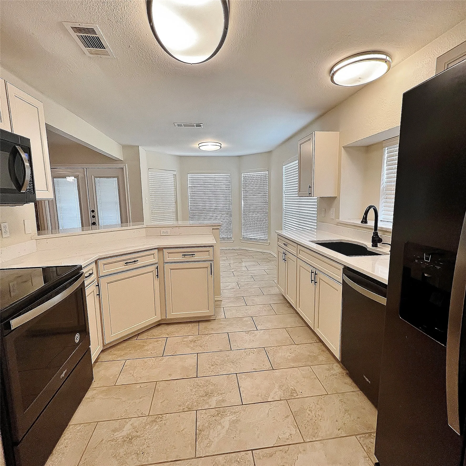 Single Family Residence For Rent in Tarrant County , 4808 Waxwing Drive, Arlington, Texas 76018, 3 Bedroom, 2 Bathroom, 2 Garage spaces, 1,357 Sqft, built in 1985, mls#21356627, Real Estate Agent in Arlington, Homes For Rent in Tarrant county, Homes For Rent in Arlington, Realtor in Arlington Texas, Real Estate Brokerage Independent Realty Texas, Luminita Cordes Realtor