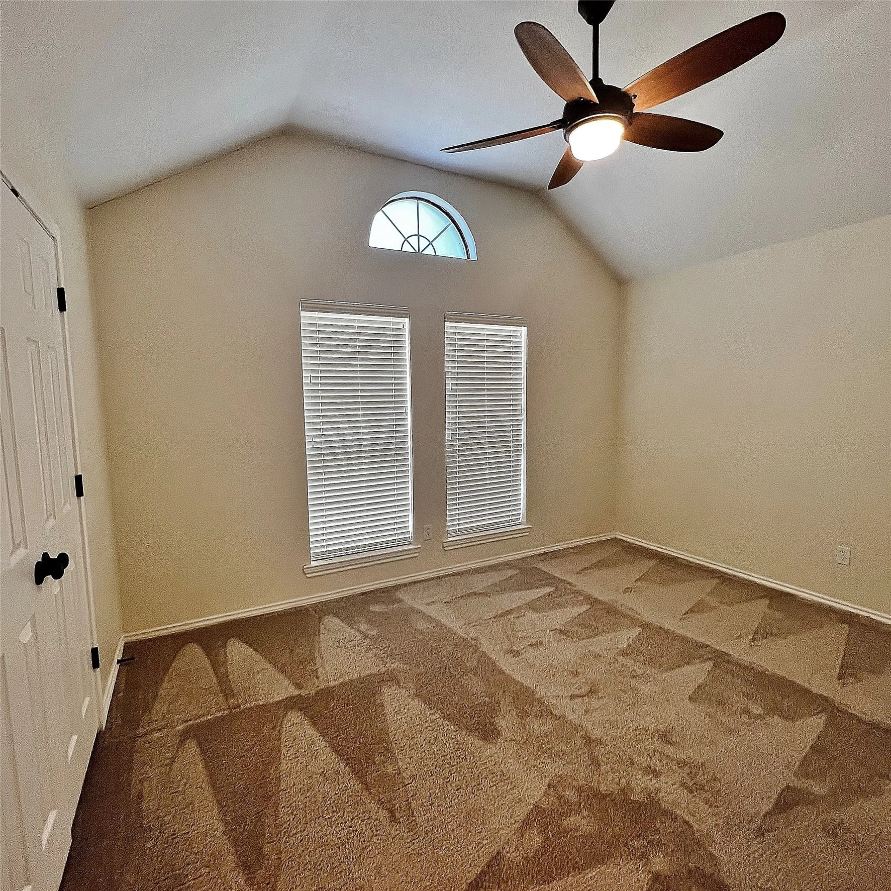 Single Family Residence For Rent in Tarrant County , 4808 Waxwing Drive, Arlington, Texas 76018, 3 Bedroom, 2 Bathroom, 2 Garage spaces, 1,357 Sqft, built in 1985, mls#21356627, Real Estate Agent in Arlington, Homes For Rent in Tarrant county, Homes For Rent in Arlington, Realtor in Arlington Texas, Real Estate Brokerage Independent Realty Texas, Luminita Cordes Realtor