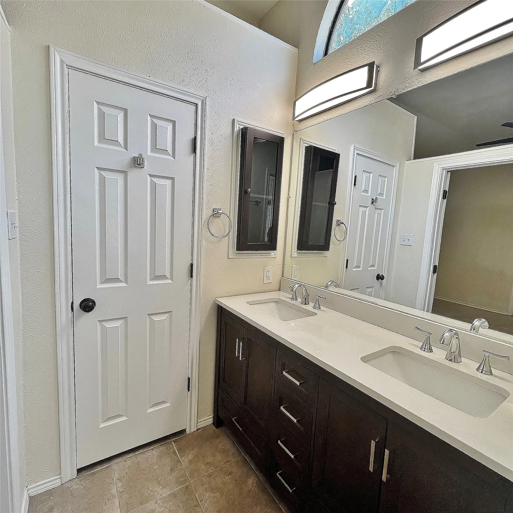 Single Family Residence For Rent in Tarrant County , 4808 Waxwing Drive, Arlington, Texas 76018, 3 Bedroom, 2 Bathroom, 2 Garage spaces, 1,357 Sqft, built in 1985, mls#21356627, Real Estate Agent in Arlington, Homes For Rent in Tarrant county, Homes For Rent in Arlington, Realtor in Arlington Texas, Real Estate Brokerage Independent Realty Texas, Luminita Cordes Realtor
