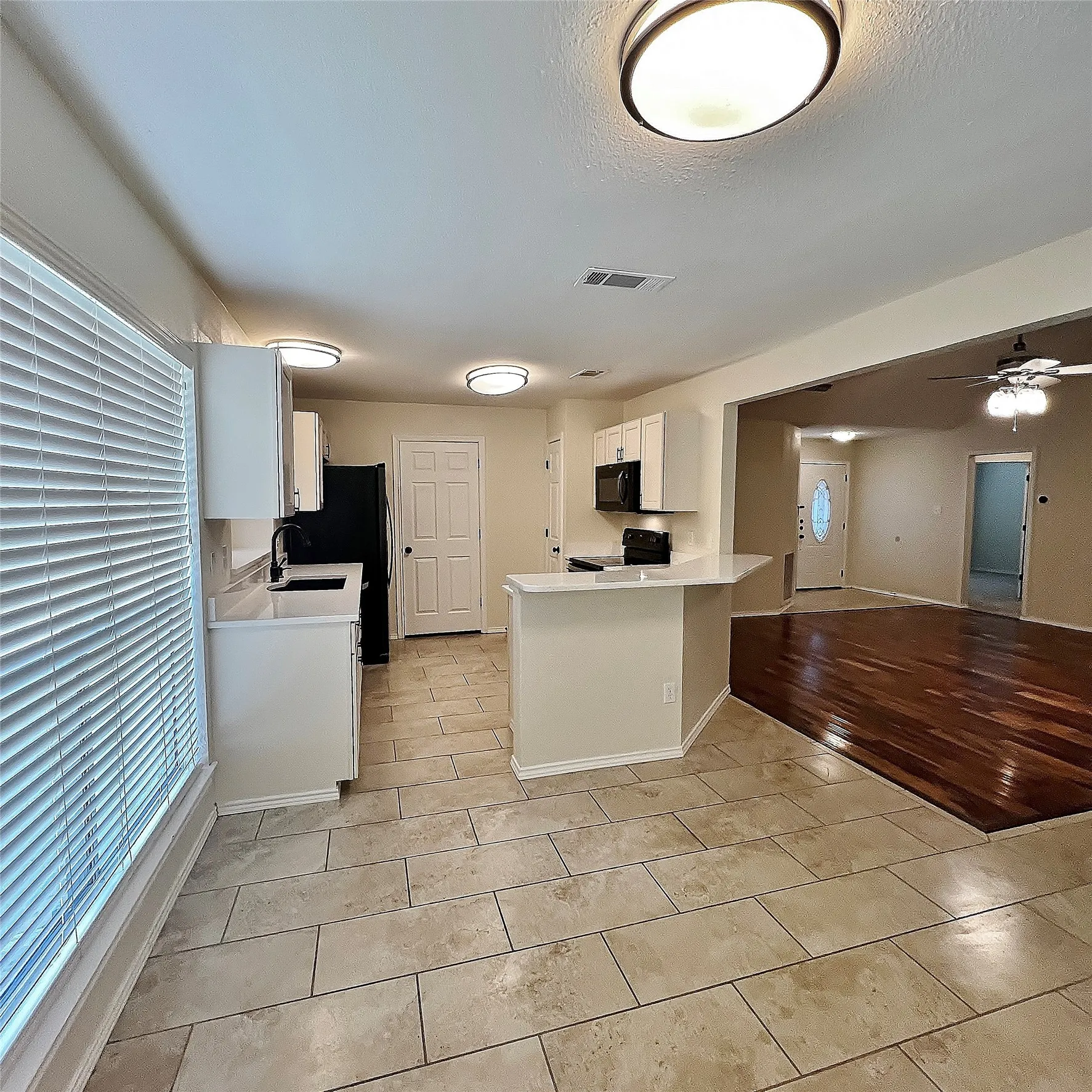 Single Family Residence For Rent in Tarrant County , 4808 Waxwing Drive, Arlington, Texas 76018, 3 Bedroom, 2 Bathroom, 2 Garage spaces, 1,357 Sqft, built in 1985, mls#21356627, Real Estate Agent in Arlington, Homes For Rent in Tarrant county, Homes For Rent in Arlington, Realtor in Arlington Texas, Real Estate Brokerage Independent Realty Texas, Luminita Cordes Realtor