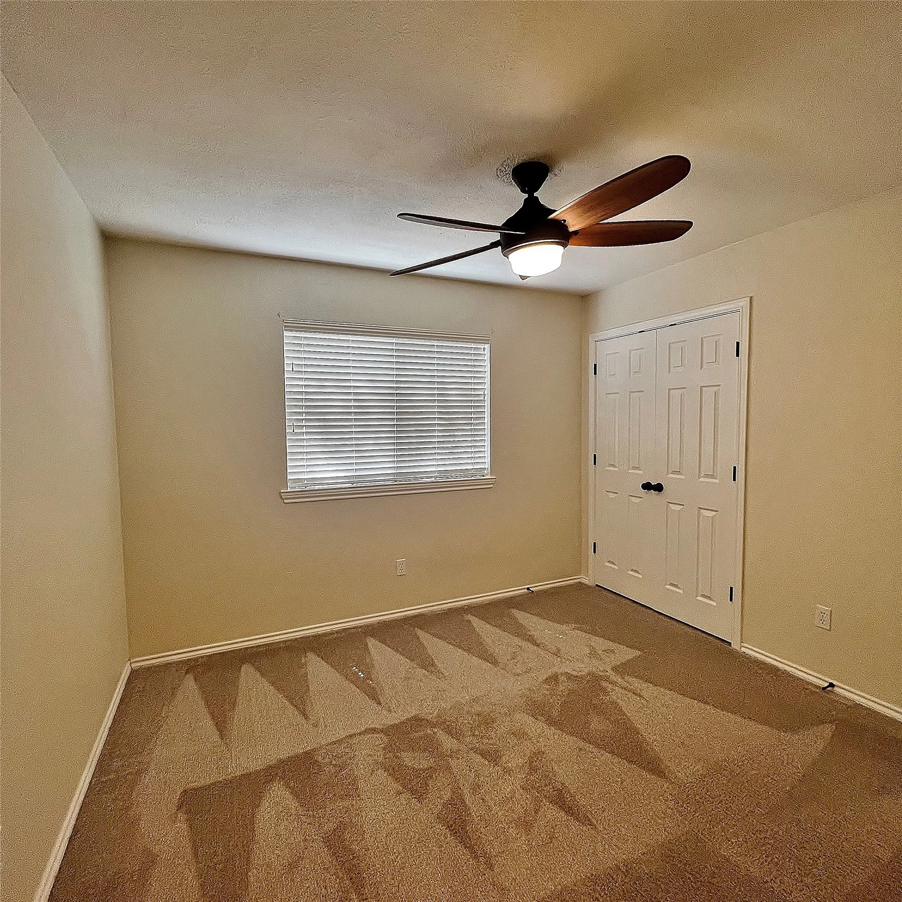 Single Family Residence For Rent in Tarrant County , 4808 Waxwing Drive, Arlington, Texas 76018, 3 Bedroom, 2 Bathroom, 2 Garage spaces, 1,357 Sqft, built in 1985, mls#21356627, Real Estate Agent in Arlington, Homes For Rent in Tarrant county, Homes For Rent in Arlington, Realtor in Arlington Texas, Real Estate Brokerage Independent Realty Texas, Luminita Cordes Realtor