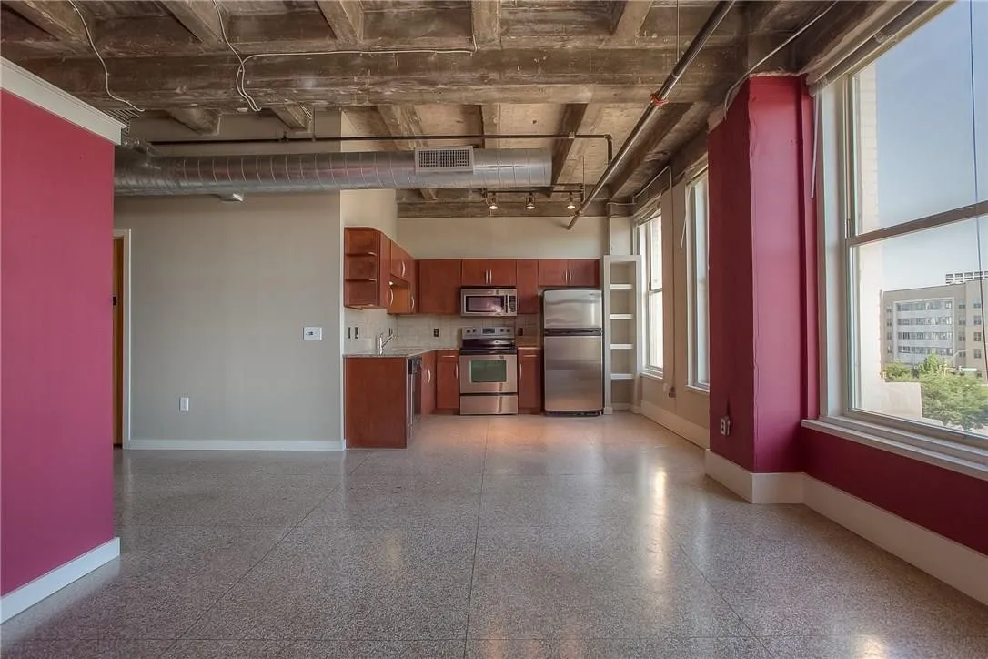 Condominium For Rent in Tarrant County , 221 W Lancaster Avenue 3006, Fort Worth, Texas 76102, 1 Bedroom, 1 Bathroom, Garage spaces, 745 Sqft, built in 1930, mls#21356630, Real Estate Agent in Fort Worth, Homes For Rent in Tarrant county, Homes For Rent in Fort Worth, Realtor in Fort Worth Texas, Real Estate Brokerage Independent Realty Texas, Luminita Cordes Realtor