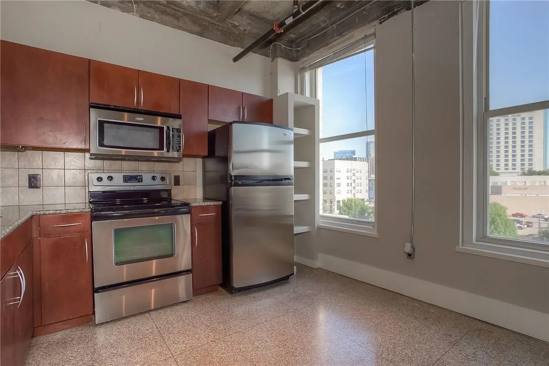 Condominium For Rent in Tarrant County , 221 W Lancaster Avenue 3006, Fort Worth, Texas 76102, 1 Bedroom, 1 Bathroom, Garage spaces, 745 Sqft, built in 1930, mls#21356630, Real Estate Agent in Fort Worth, Homes For Rent in Tarrant county, Homes For Rent in Fort Worth, Realtor in Fort Worth Texas, Real Estate Brokerage Independent Realty Texas, Luminita Cordes Realtor
