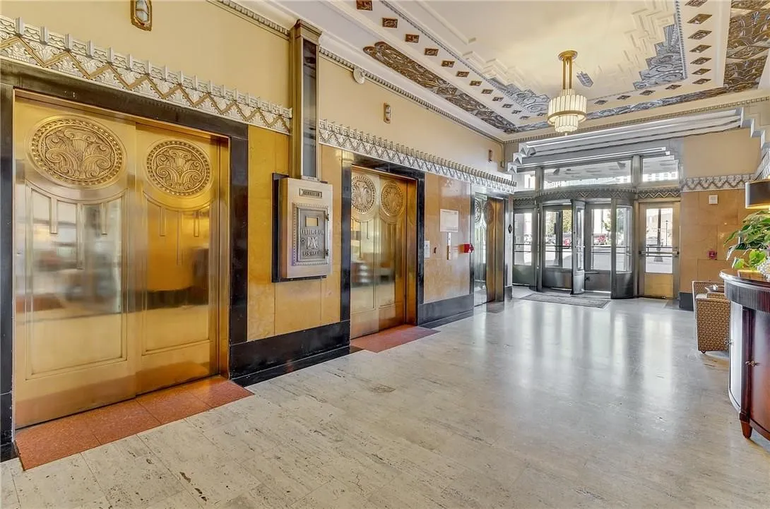 Condominium For Rent in Tarrant County , 221 W Lancaster Avenue 3006, Fort Worth, Texas 76102, 1 Bedroom, 1 Bathroom, Garage spaces, 745 Sqft, built in 1930, mls#21356630, Real Estate Agent in Fort Worth, Homes For Rent in Tarrant county, Homes For Rent in Fort Worth, Realtor in Fort Worth Texas, Real Estate Brokerage Independent Realty Texas, Luminita Cordes Realtor