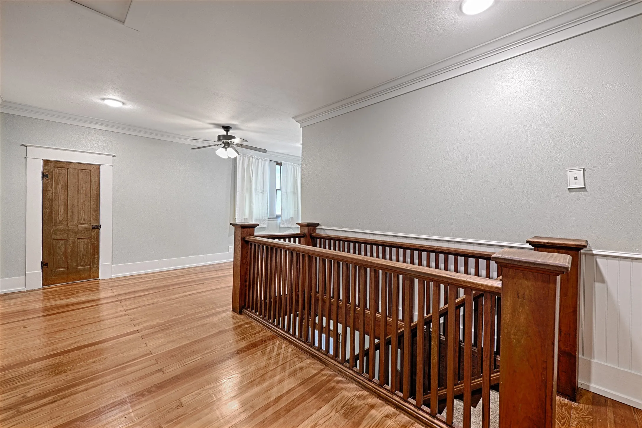 Single Family Residence For Sale in Grayson County , 309 W Walnut Street, Whitewright, Texas 75491, 3 Bedroom, 2 Bathroom, 1 Garage spaces, 2,180 Sqft, built in 1900, Price $389,900, mls#21356266, Real Estate Agent in Whitewright, Homes For Sale in Grayson county, Homes For Sale in Whitewright, Realtor in Whitewright Texas, Real Estate Brokerage Independent Realty Texas, Luminita Cordes Realtor