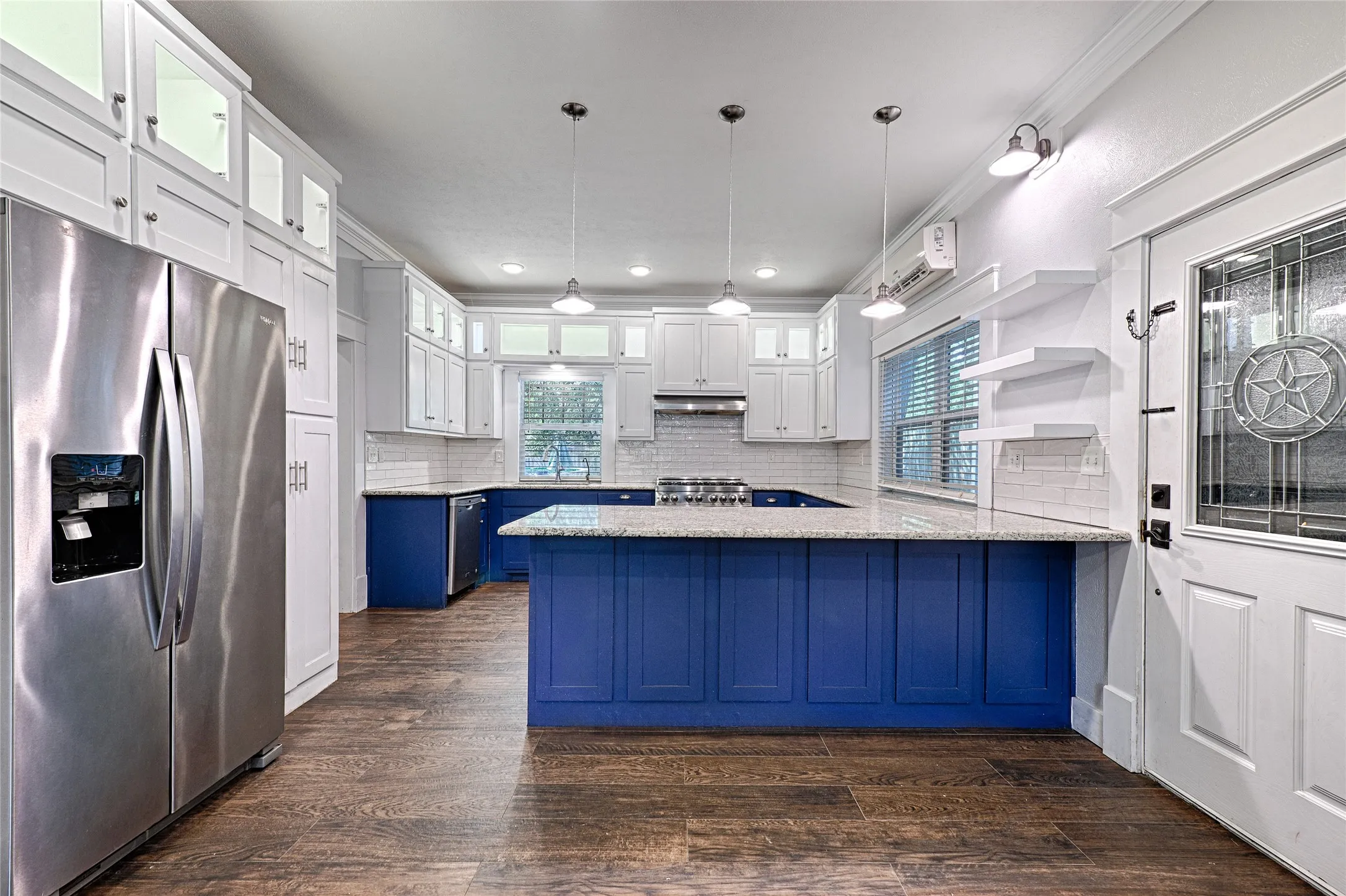 Single Family Residence For Sale in Grayson County , 309 W Walnut Street, Whitewright, Texas 75491, 3 Bedroom, 2 Bathroom, 1 Garage spaces, 2,180 Sqft, built in 1900, Price $389,900, mls#21356266, Real Estate Agent in Whitewright, Homes For Sale in Grayson county, Homes For Sale in Whitewright, Realtor in Whitewright Texas, Real Estate Brokerage Independent Realty Texas, Luminita Cordes Realtor