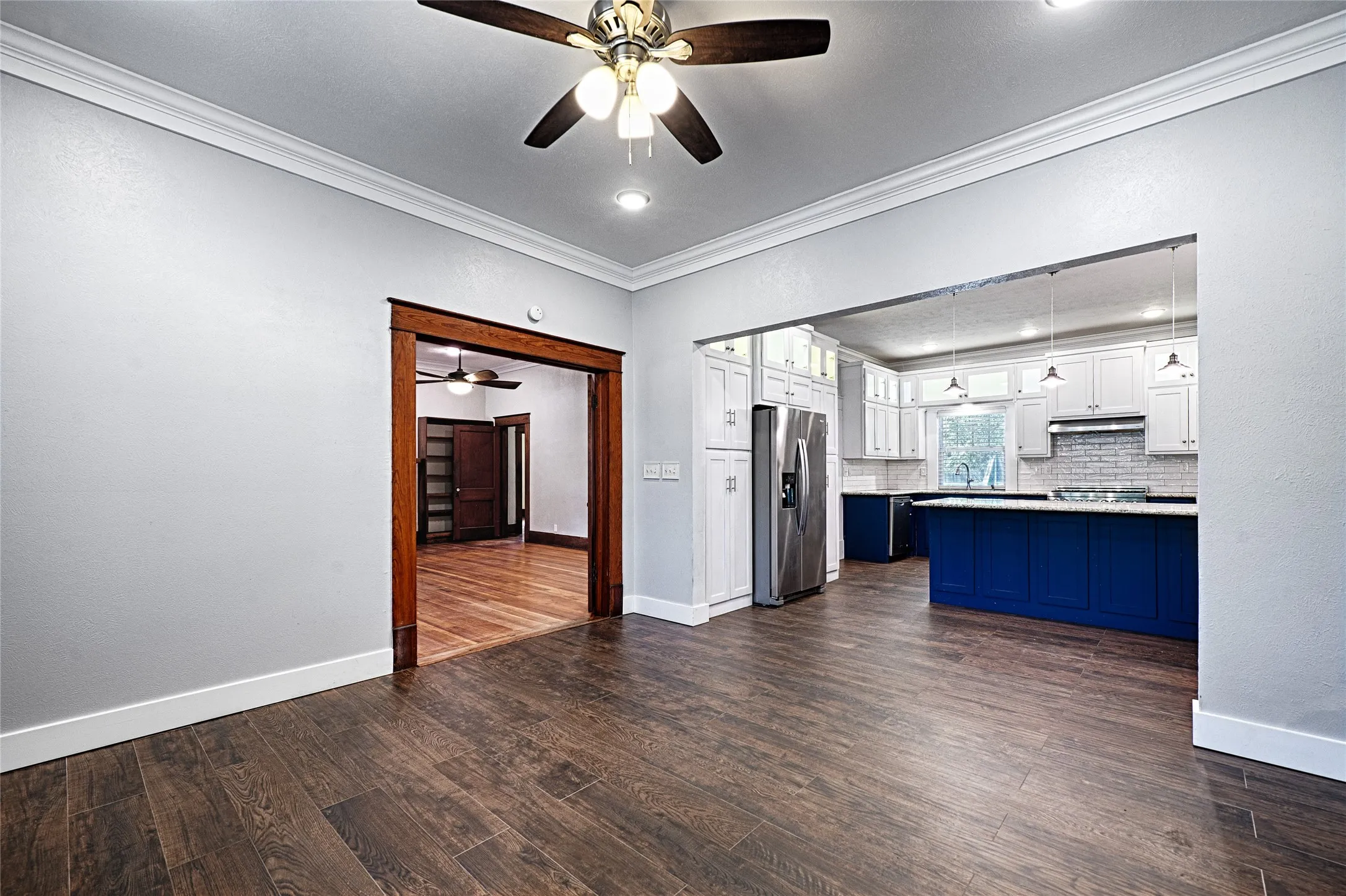 Single Family Residence For Sale in Grayson County , 309 W Walnut Street, Whitewright, Texas 75491, 3 Bedroom, 2 Bathroom, 1 Garage spaces, 2,180 Sqft, built in 1900, Price $389,900, mls#21356266, Real Estate Agent in Whitewright, Homes For Sale in Grayson county, Homes For Sale in Whitewright, Realtor in Whitewright Texas, Real Estate Brokerage Independent Realty Texas, Luminita Cordes Realtor
