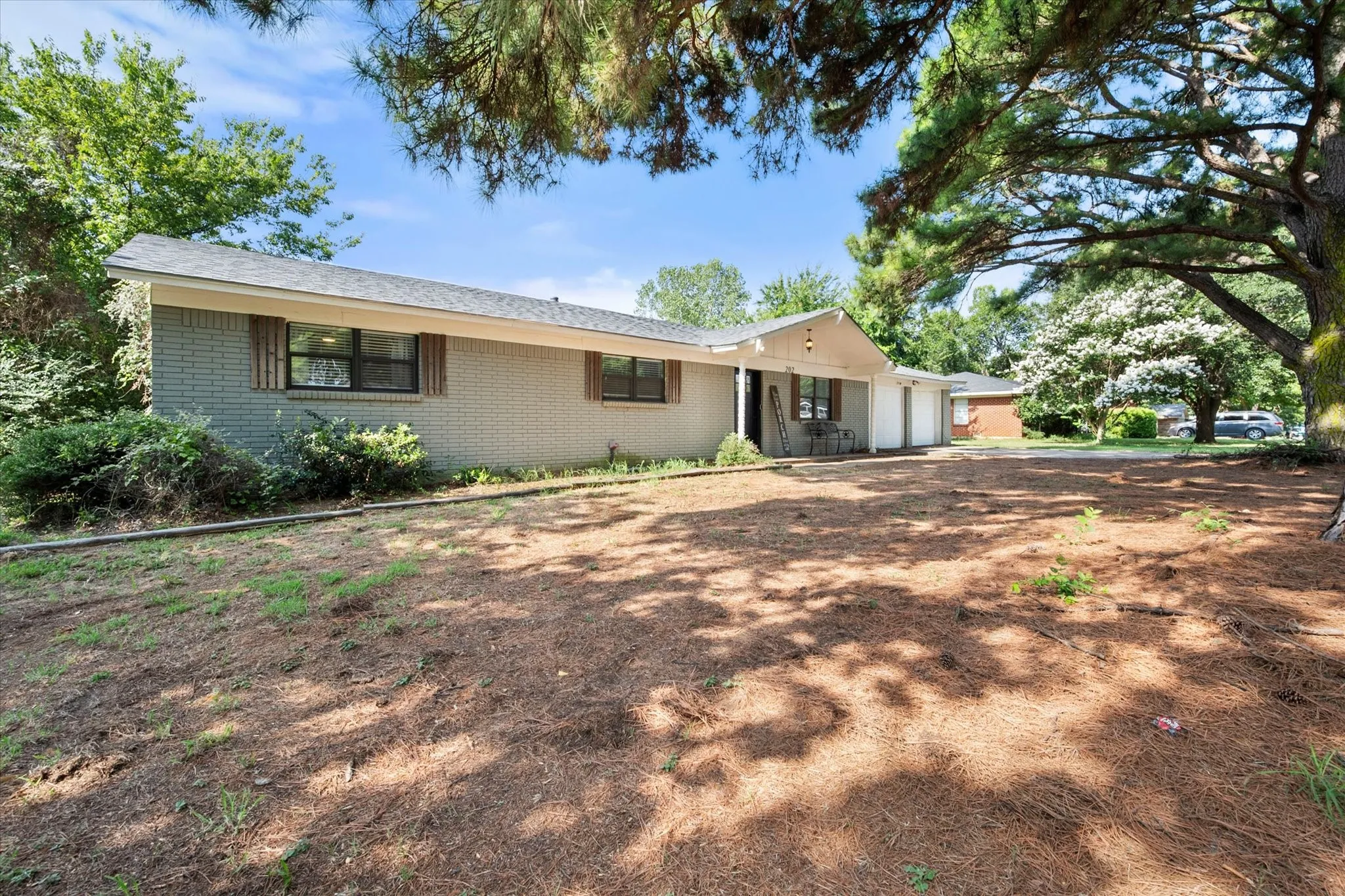Single Family Residence For Sale in Johnson County , 202 Lone Star Street, Joshua, Texas 76058, 3 Bedroom, 2 Bathroom, 1 Garage spaces, 1,676 Sqft, built in 1972, mls#21356614, Real Estate Agent in Joshua, Homes For Sale in Johnson county, Homes For Sale in Joshua, Realtor in Joshua Texas, Real Estate Brokerage Independent Realty Texas, Luminita Cordes Realtor
