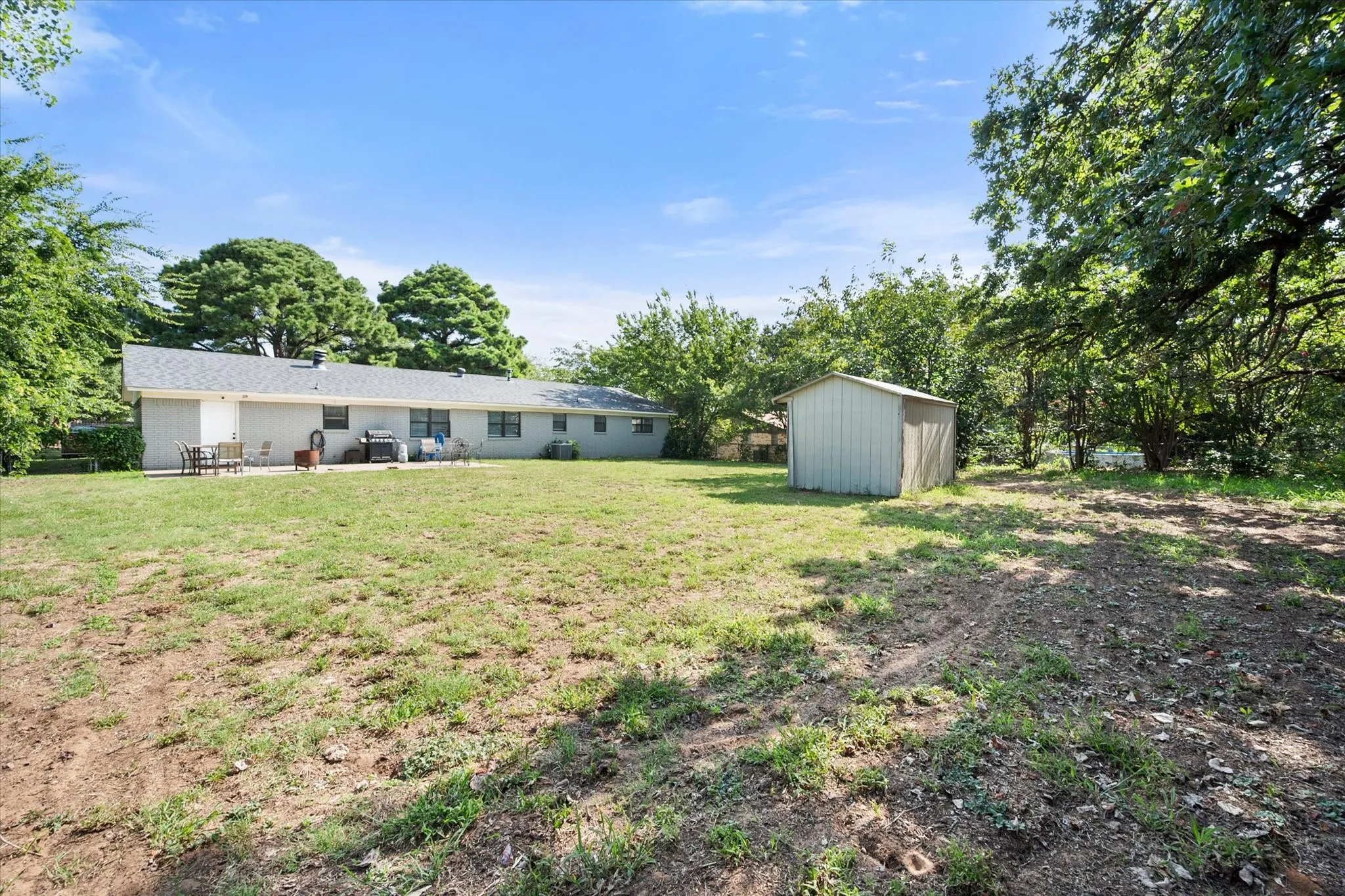 Single Family Residence For Sale in Johnson County , 202 Lone Star Street, Joshua, Texas 76058, 3 Bedroom, 2 Bathroom, 1 Garage spaces, 1,676 Sqft, built in 1972, mls#21356614, Real Estate Agent in Joshua, Homes For Sale in Johnson county, Homes For Sale in Joshua, Realtor in Joshua Texas, Real Estate Brokerage Independent Realty Texas, Luminita Cordes Realtor