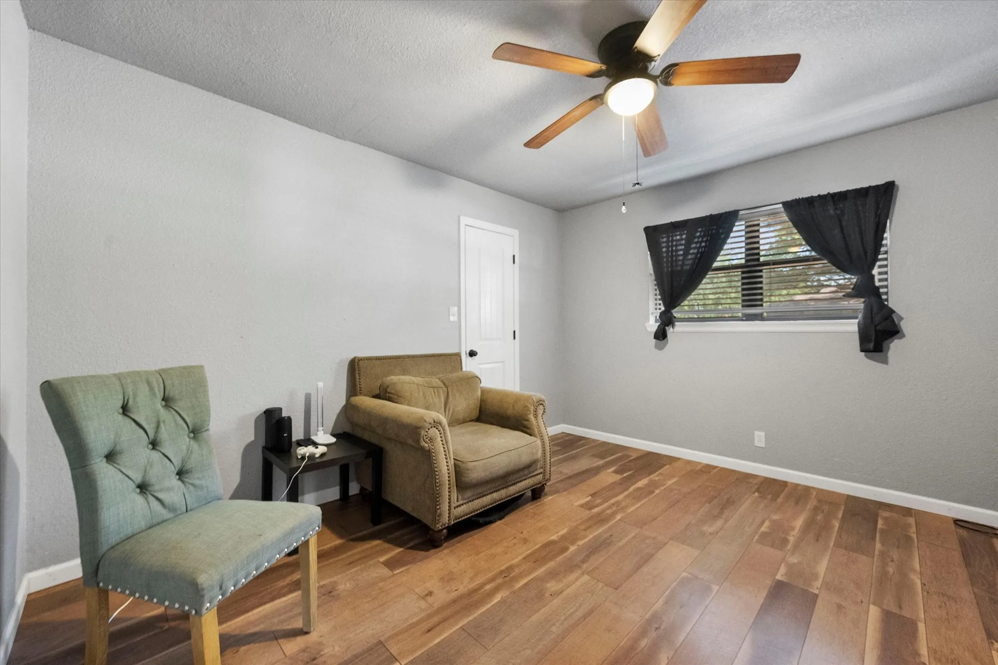 Single Family Residence For Sale in Johnson County , 202 Lone Star Street, Joshua, Texas 76058, 3 Bedroom, 2 Bathroom, 1 Garage spaces, 1,676 Sqft, built in 1972, mls#21356614, Real Estate Agent in Joshua, Homes For Sale in Johnson county, Homes For Sale in Joshua, Realtor in Joshua Texas, Real Estate Brokerage Independent Realty Texas, Luminita Cordes Realtor