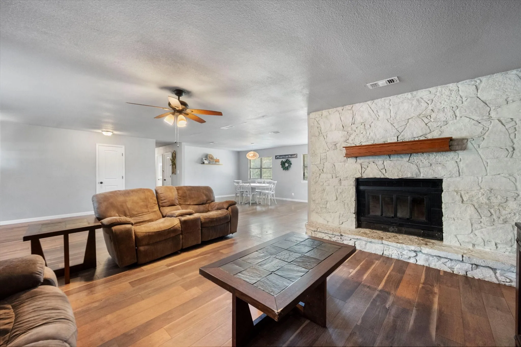 Single Family Residence For Sale in Johnson County , 202 Lone Star Street, Joshua, Texas 76058, 3 Bedroom, 2 Bathroom, 1 Garage spaces, 1,676 Sqft, built in 1972, mls#21356614, Real Estate Agent in Joshua, Homes For Sale in Johnson county, Homes For Sale in Joshua, Realtor in Joshua Texas, Real Estate Brokerage Independent Realty Texas, Luminita Cordes Realtor