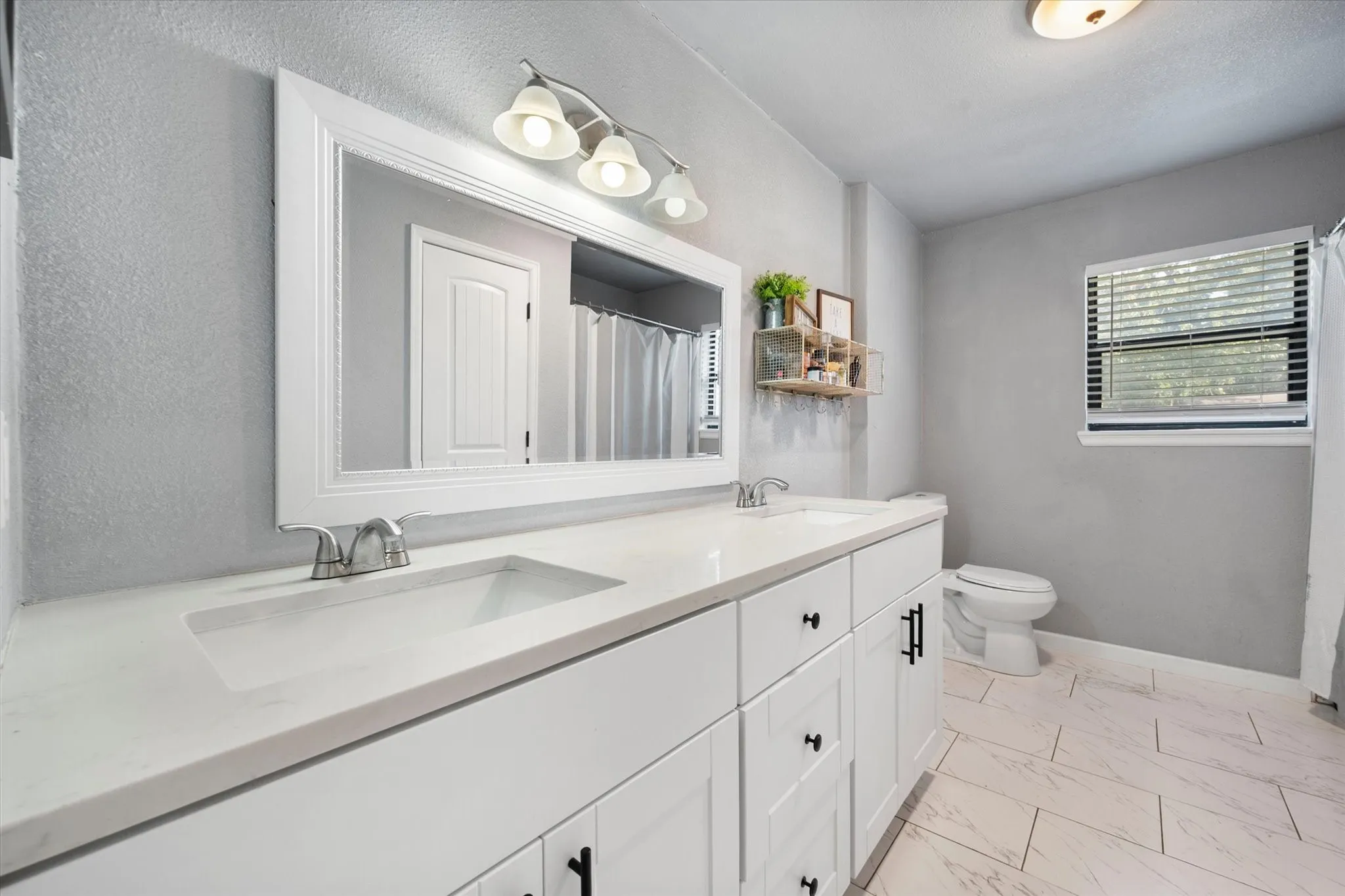 Single Family Residence For Sale in Johnson County , 202 Lone Star Street, Joshua, Texas 76058, 3 Bedroom, 2 Bathroom, 1 Garage spaces, 1,676 Sqft, built in 1972, mls#21356614, Real Estate Agent in Joshua, Homes For Sale in Johnson county, Homes For Sale in Joshua, Realtor in Joshua Texas, Real Estate Brokerage Independent Realty Texas, Luminita Cordes Realtor