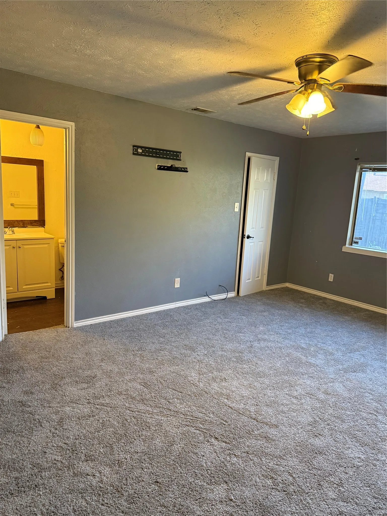 Bed room