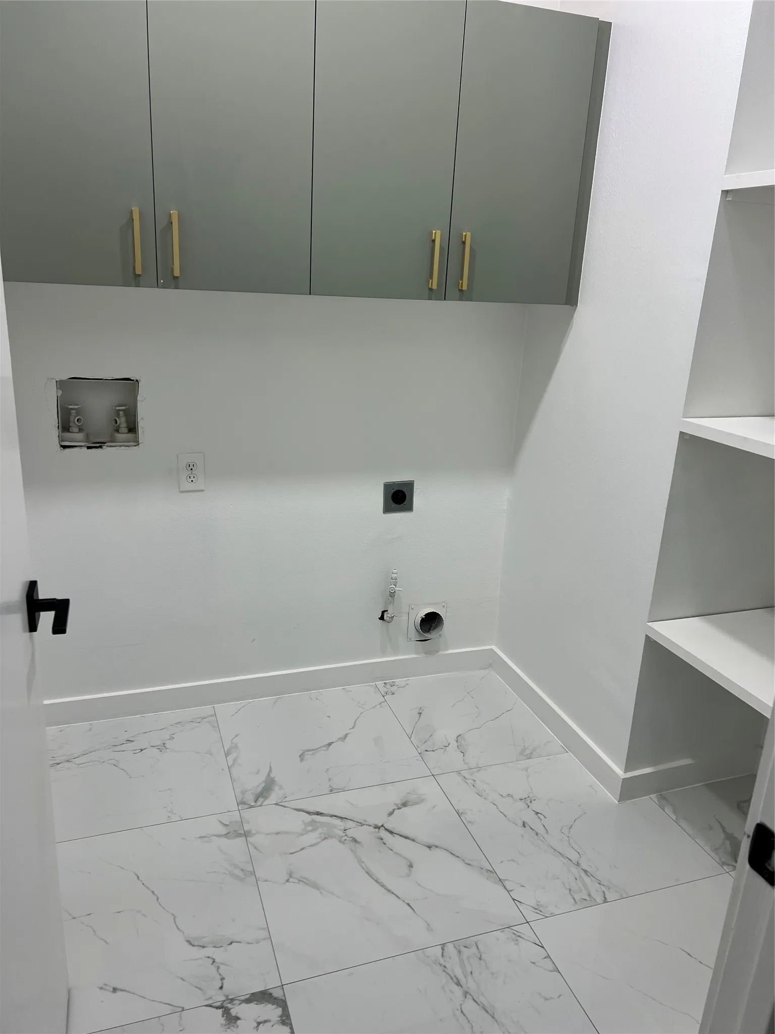 Townhouse For Sale in Dallas County , 4304 Gilbert Avenue, Dallas, Texas 75219, 3 Bedroom, 3 Bathroom, 2 Garage spaces, 1,957 Sqft, built in 1998, mls#21356645, Real Estate Agent in Dallas, Homes For Sale in Dallas county, Homes For Sale in Dallas, Realtor in Dallas Texas, Real Estate Brokerage Independent Realty Texas, Luminita Cordes Realtor