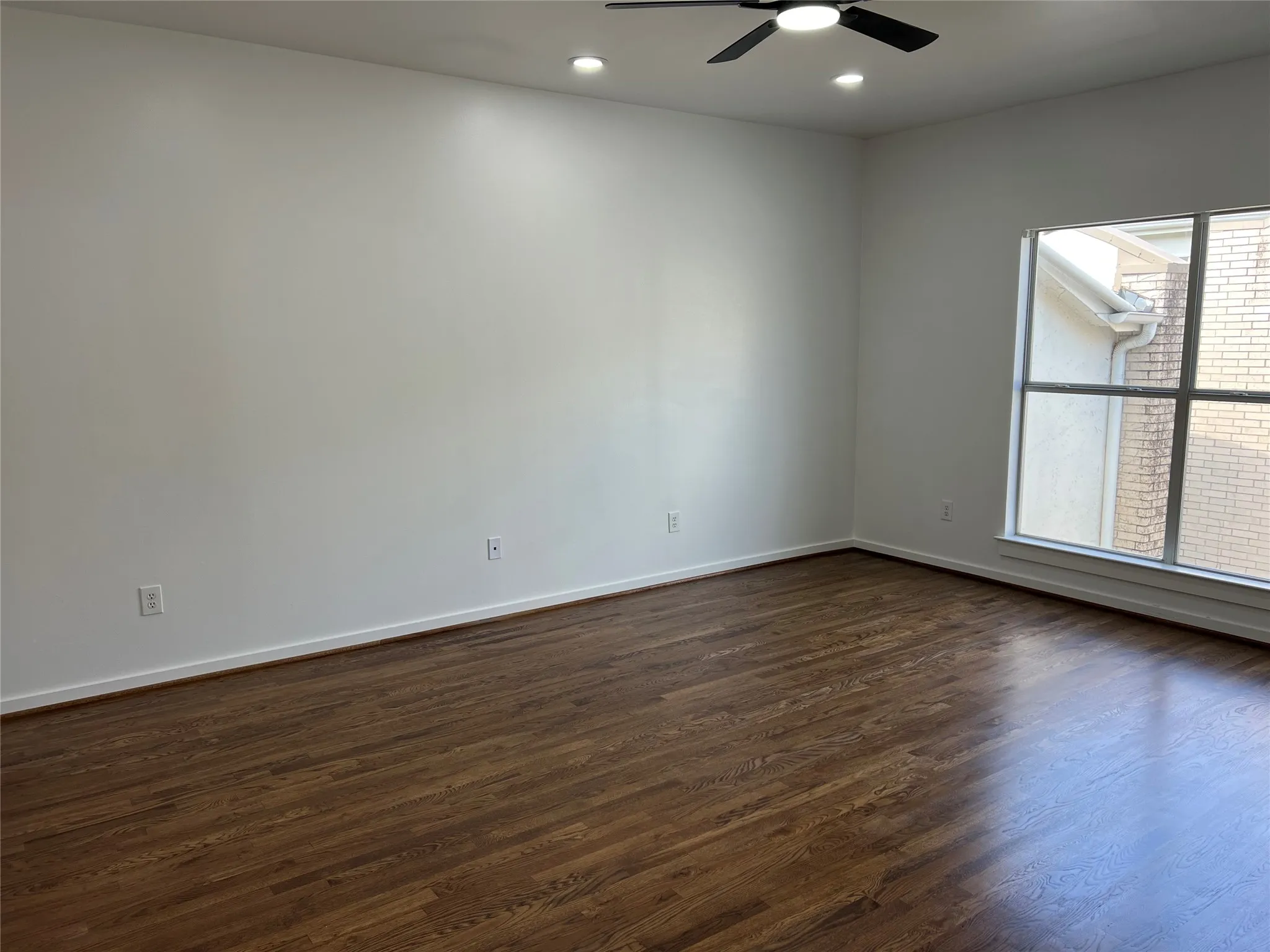 Townhouse For Sale in Dallas County , 4304 Gilbert Avenue, Dallas, Texas 75219, 3 Bedroom, 3 Bathroom, 2 Garage spaces, 1,957 Sqft, built in 1998, mls#21356645, Real Estate Agent in Dallas, Homes For Sale in Dallas county, Homes For Sale in Dallas, Realtor in Dallas Texas, Real Estate Brokerage Independent Realty Texas, Luminita Cordes Realtor