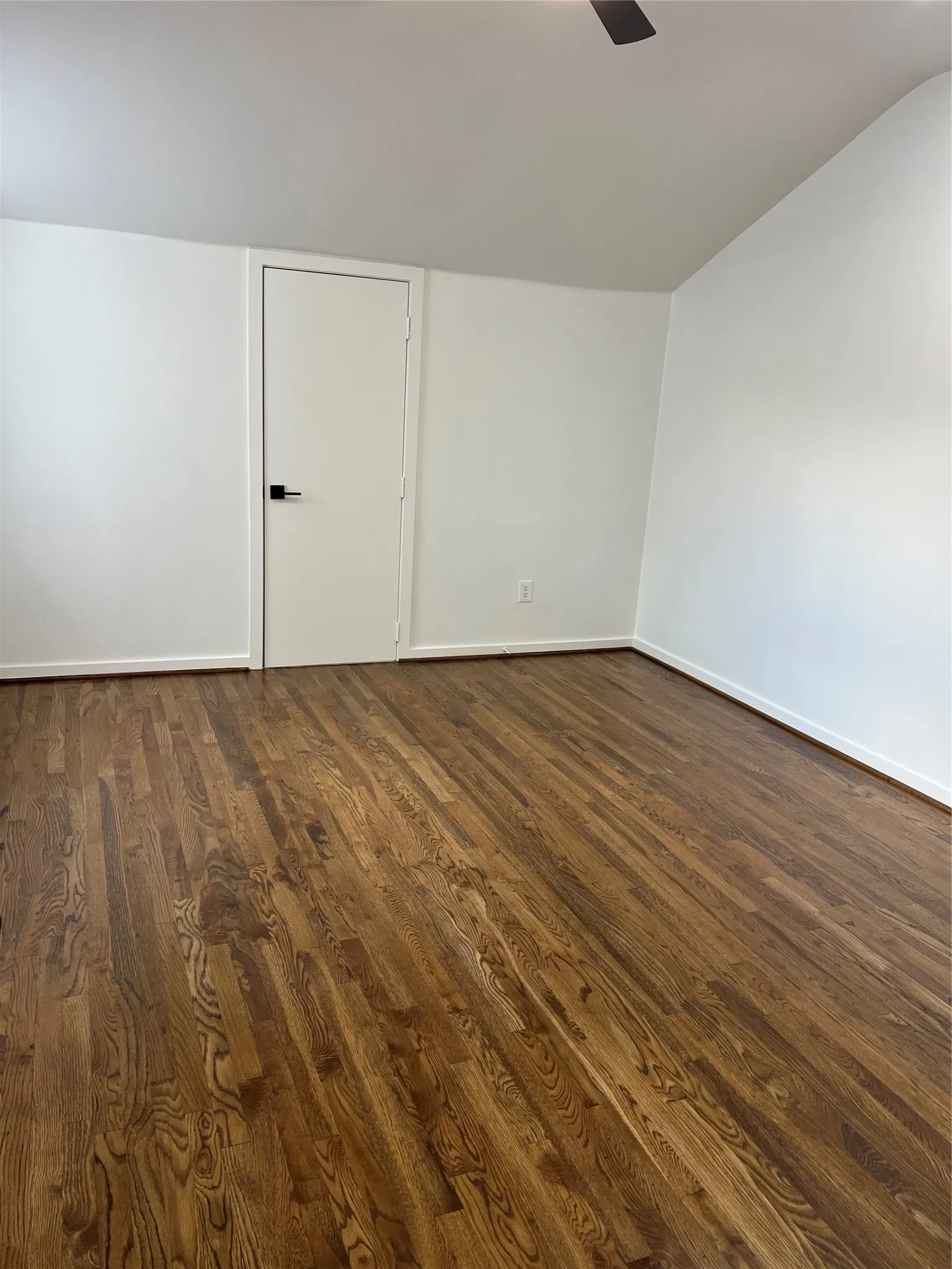 Townhouse For Sale in Dallas County , 4304 Gilbert Avenue, Dallas, Texas 75219, 3 Bedroom, 3 Bathroom, 2 Garage spaces, 1,957 Sqft, built in 1998, mls#21356645, Real Estate Agent in Dallas, Homes For Sale in Dallas county, Homes For Sale in Dallas, Realtor in Dallas Texas, Real Estate Brokerage Independent Realty Texas, Luminita Cordes Realtor