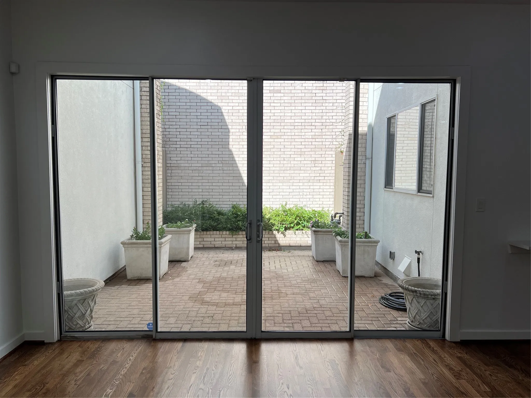 Townhouse For Sale in Dallas County , 4304 Gilbert Avenue, Dallas, Texas 75219, 3 Bedroom, 3 Bathroom, 2 Garage spaces, 1,957 Sqft, built in 1998, mls#21356645, Real Estate Agent in Dallas, Homes For Sale in Dallas county, Homes For Sale in Dallas, Realtor in Dallas Texas, Real Estate Brokerage Independent Realty Texas, Luminita Cordes Realtor