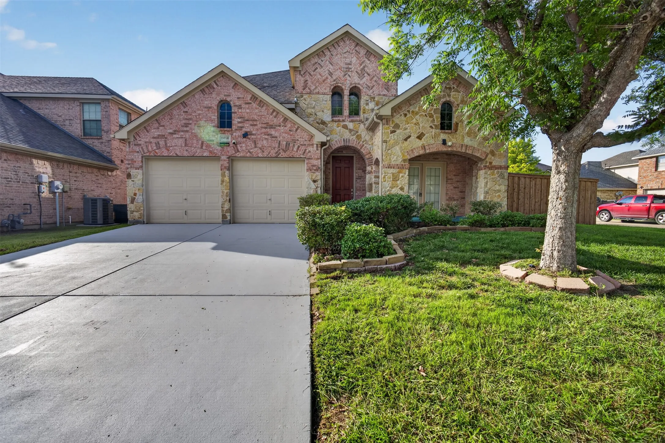 Single Family Residence For Rent in Tarrant County , 2616 Cove Drive, Grand Prairie, Texas 75054, 4 Bedroom, 4 Bathroom, 2 Garage spaces, 2,840 Sqft, built in 2005, mls#21356648, Real Estate Agent in Grand Prairie, Homes For Rent in Tarrant county, Homes For Rent in Grand Prairie, Realtor in Grand Prairie Texas, Real Estate Brokerage Independent Realty Texas, Luminita Cordes Realtor