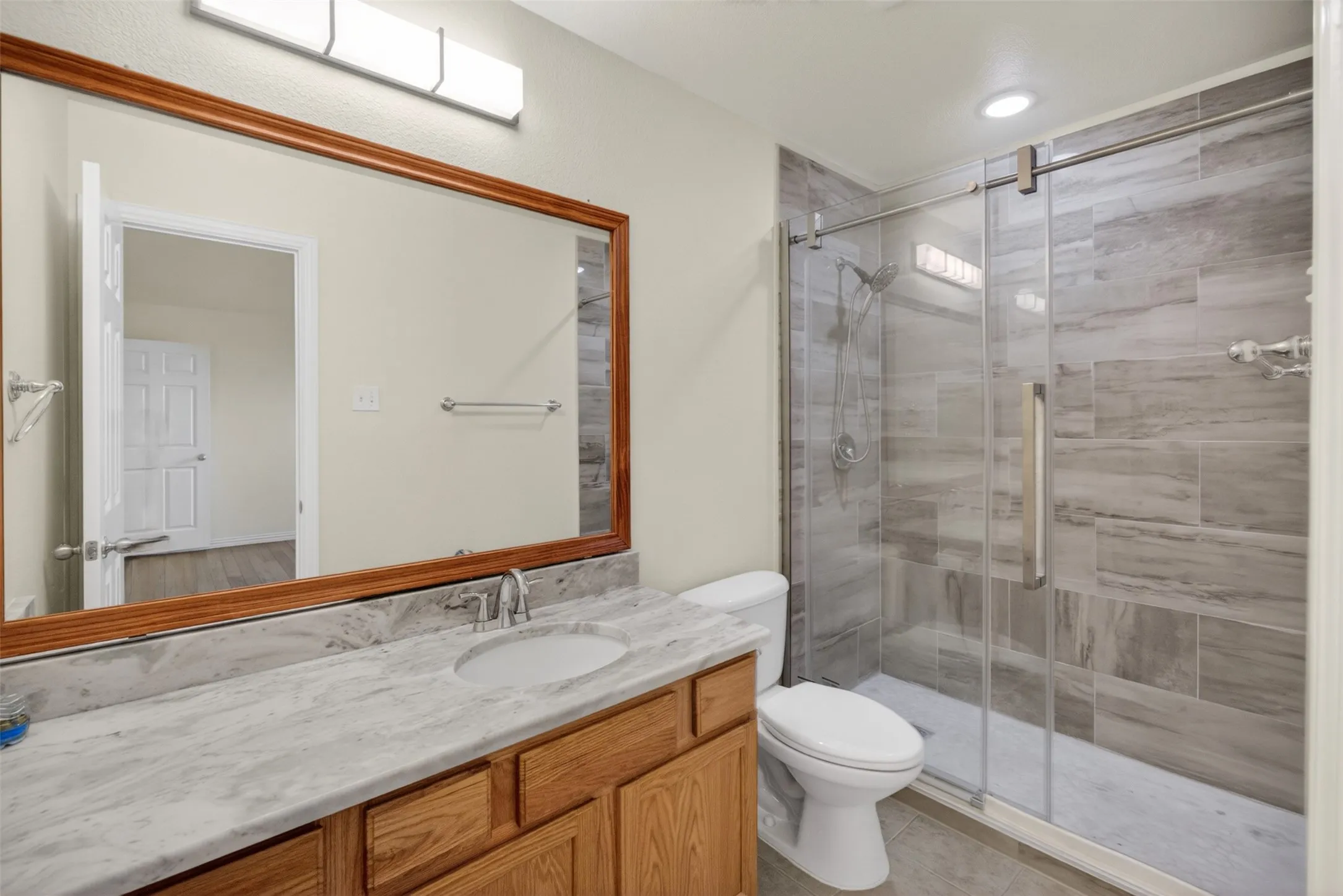 Single Family Residence For Rent in Tarrant County , 2616 Cove Drive, Grand Prairie, Texas 75054, 4 Bedroom, 4 Bathroom, 2 Garage spaces, 2,840 Sqft, built in 2005, mls#21356648, Real Estate Agent in Grand Prairie, Homes For Rent in Tarrant county, Homes For Rent in Grand Prairie, Realtor in Grand Prairie Texas, Real Estate Brokerage Independent Realty Texas, Luminita Cordes Realtor