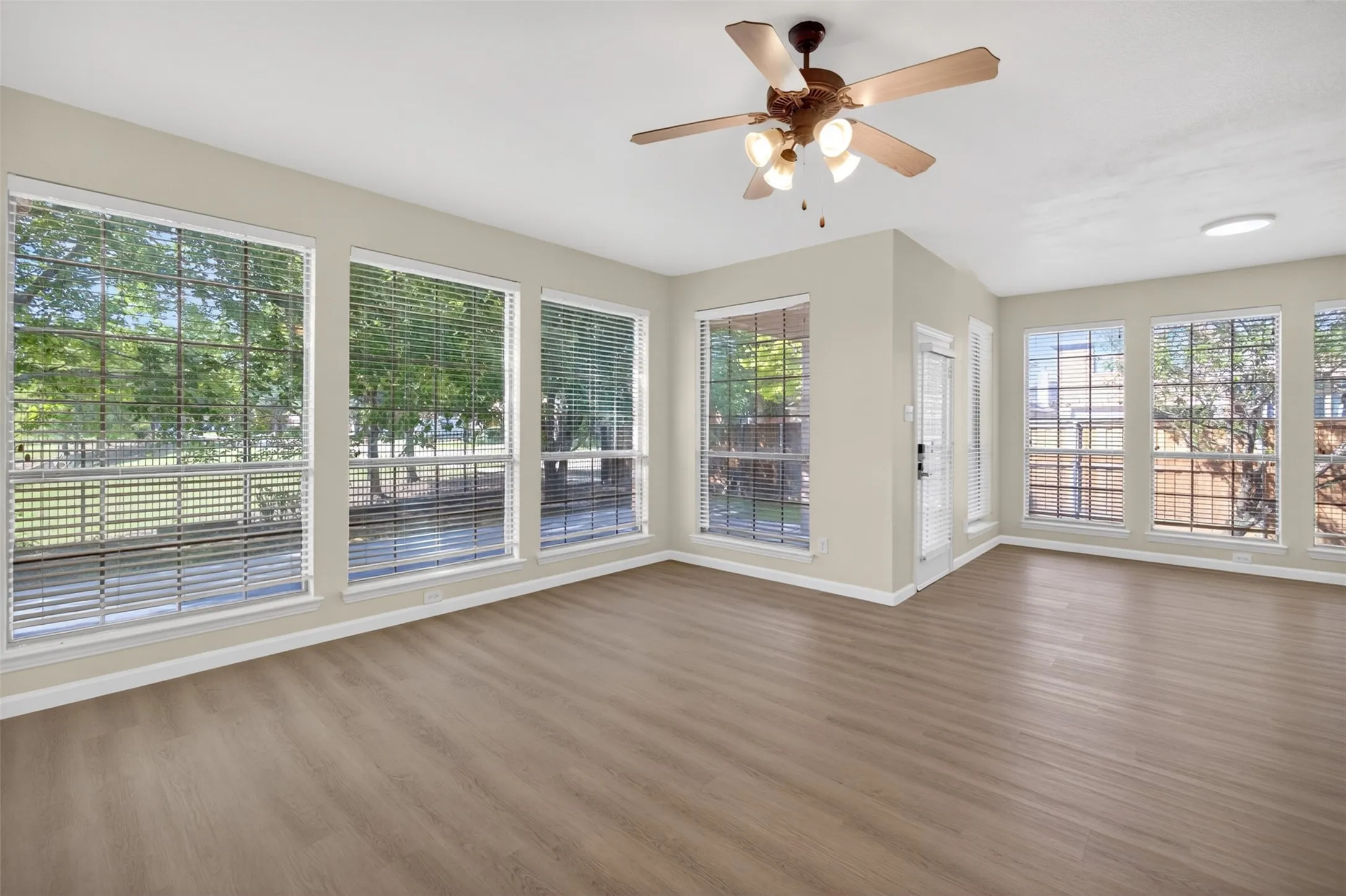 Single Family Residence For Rent in Tarrant County , 2616 Cove Drive, Grand Prairie, Texas 75054, 4 Bedroom, 4 Bathroom, 2 Garage spaces, 2,840 Sqft, built in 2005, mls#21356648, Real Estate Agent in Grand Prairie, Homes For Rent in Tarrant county, Homes For Rent in Grand Prairie, Realtor in Grand Prairie Texas, Real Estate Brokerage Independent Realty Texas, Luminita Cordes Realtor