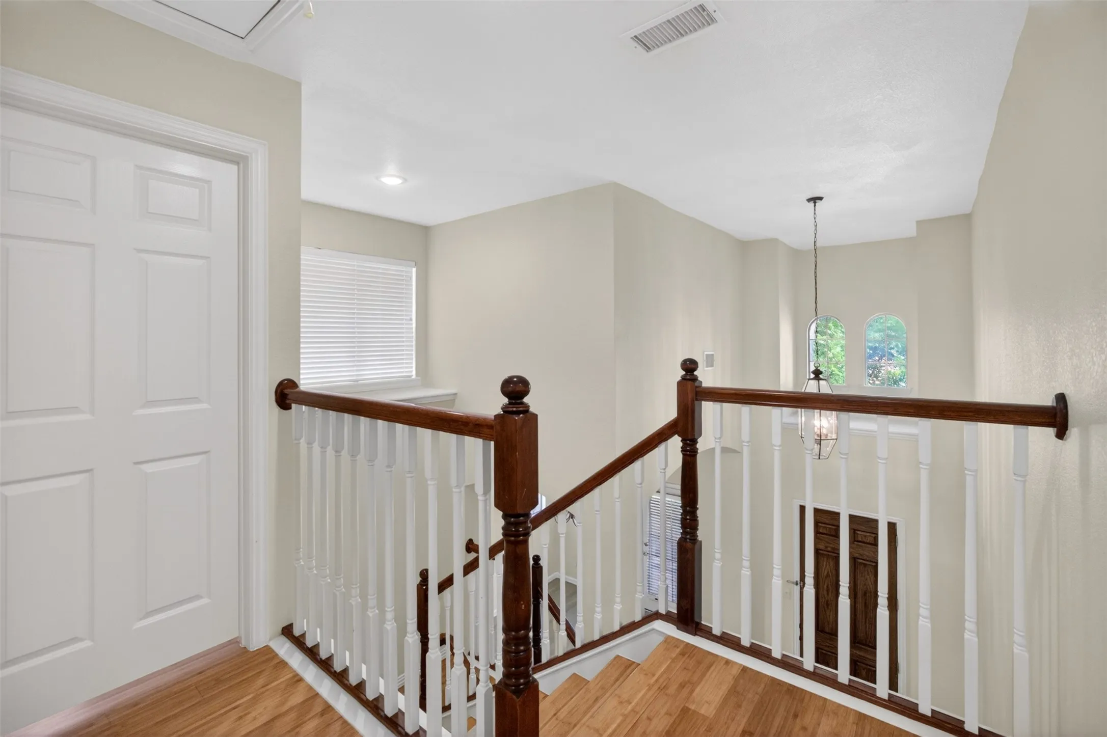 Single Family Residence For Rent in Tarrant County , 2616 Cove Drive, Grand Prairie, Texas 75054, 4 Bedroom, 4 Bathroom, 2 Garage spaces, 2,840 Sqft, built in 2005, mls#21356648, Real Estate Agent in Grand Prairie, Homes For Rent in Tarrant county, Homes For Rent in Grand Prairie, Realtor in Grand Prairie Texas, Real Estate Brokerage Independent Realty Texas, Luminita Cordes Realtor
