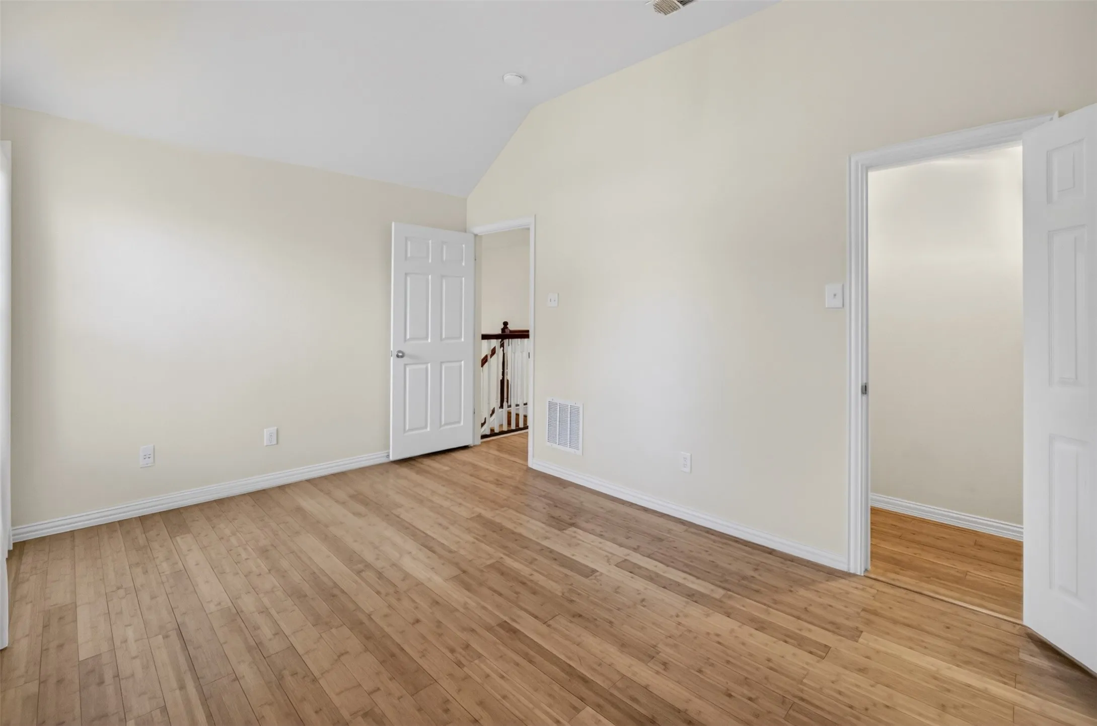 Single Family Residence For Rent in Tarrant County , 2616 Cove Drive, Grand Prairie, Texas 75054, 4 Bedroom, 4 Bathroom, 2 Garage spaces, 2,840 Sqft, built in 2005, mls#21356648, Real Estate Agent in Grand Prairie, Homes For Rent in Tarrant county, Homes For Rent in Grand Prairie, Realtor in Grand Prairie Texas, Real Estate Brokerage Independent Realty Texas, Luminita Cordes Realtor