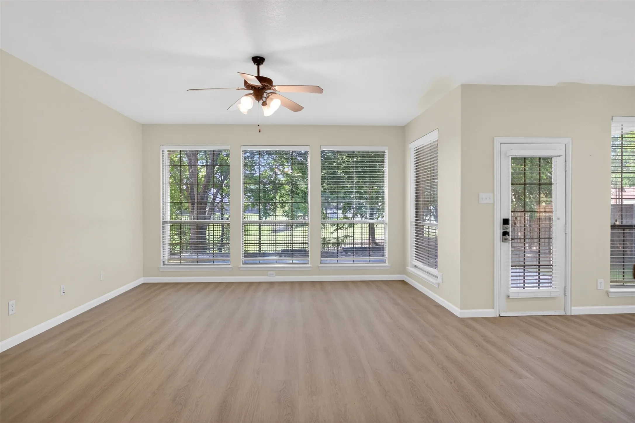 Single Family Residence For Rent in Tarrant County , 2616 Cove Drive, Grand Prairie, Texas 75054, 4 Bedroom, 4 Bathroom, 2 Garage spaces, 2,840 Sqft, built in 2005, mls#21356648, Real Estate Agent in Grand Prairie, Homes For Rent in Tarrant county, Homes For Rent in Grand Prairie, Realtor in Grand Prairie Texas, Real Estate Brokerage Independent Realty Texas, Luminita Cordes Realtor