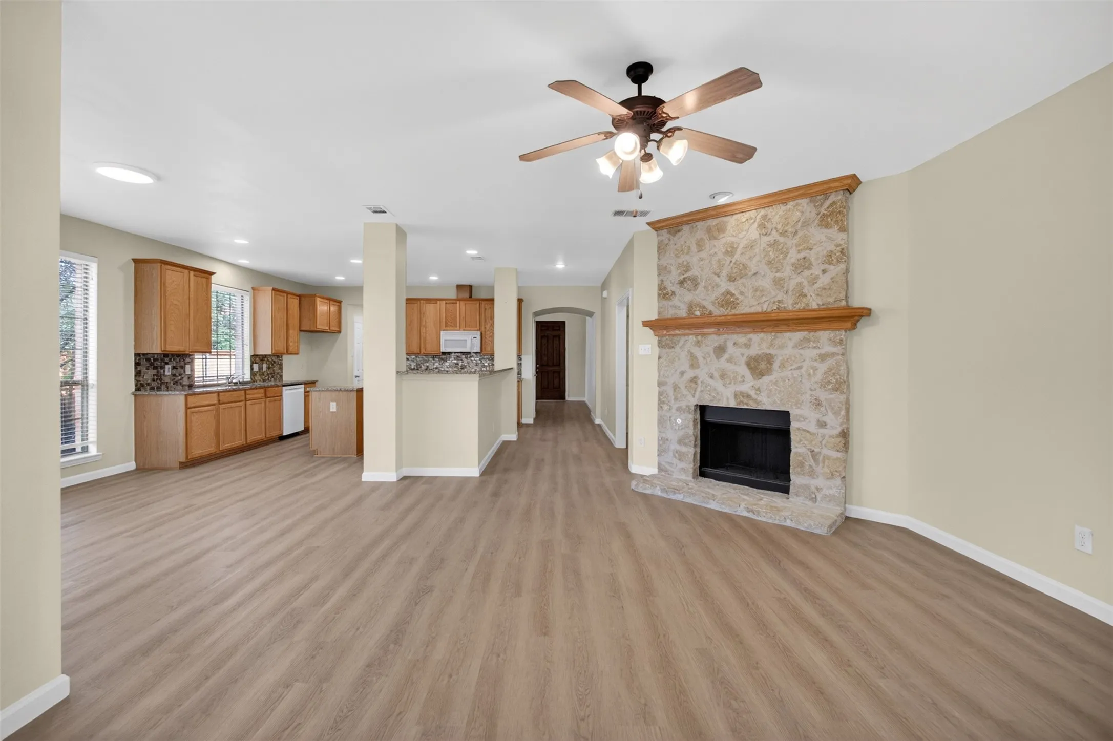 Single Family Residence For Rent in Tarrant County , 2616 Cove Drive, Grand Prairie, Texas 75054, 4 Bedroom, 4 Bathroom, 2 Garage spaces, 2,840 Sqft, built in 2005, mls#21356648, Real Estate Agent in Grand Prairie, Homes For Rent in Tarrant county, Homes For Rent in Grand Prairie, Realtor in Grand Prairie Texas, Real Estate Brokerage Independent Realty Texas, Luminita Cordes Realtor
