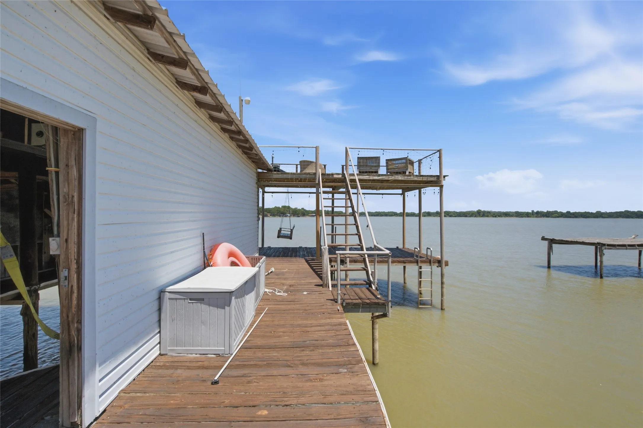 Single Family Residence For Sale in Tarrant County , 6820 Briar Road, Azle, Texas 76020, 3 Bedroom, 2 Bathroom, Garage spaces, 1,958 Sqft, built in 1948, Price $575,000, mls#21356654, Real Estate Agent in Azle, Homes For Sale in Tarrant county, Homes For Sale in Azle, Realtor in Azle Texas, Real Estate Brokerage Independent Realty Texas, Luminita Cordes Realtor