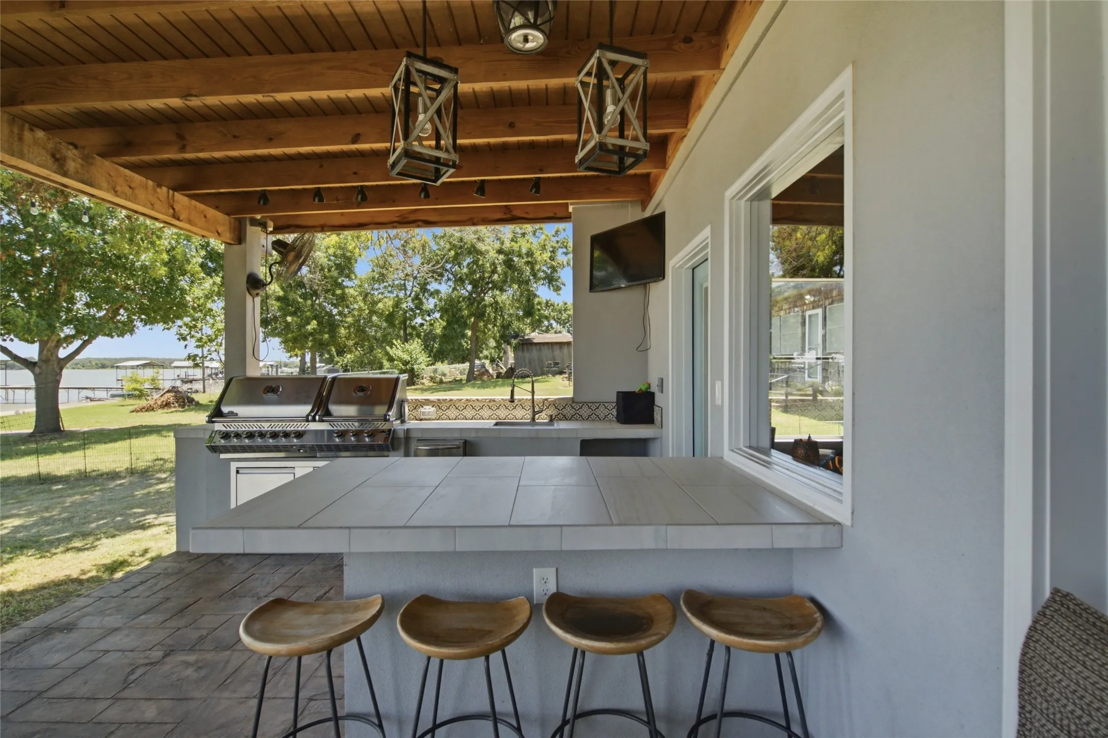 Single Family Residence For Sale in Tarrant County , 6820 Briar Road, Azle, Texas 76020, 3 Bedroom, 2 Bathroom, Garage spaces, 1,958 Sqft, built in 1948, Price $575,000, mls#21356654, Real Estate Agent in Azle, Homes For Sale in Tarrant county, Homes For Sale in Azle, Realtor in Azle Texas, Real Estate Brokerage Independent Realty Texas, Luminita Cordes Realtor