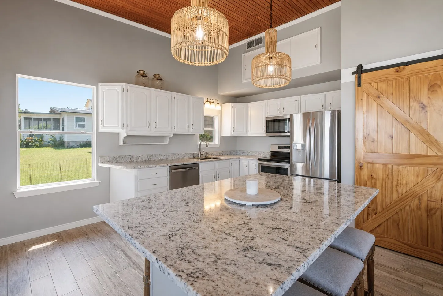 Single Family Residence For Sale in Tarrant County , 6820 Briar Road, Azle, Texas 76020, 3 Bedroom, 2 Bathroom, Garage spaces, 1,958 Sqft, built in 1948, Price $575,000, mls#21356654, Real Estate Agent in Azle, Homes For Sale in Tarrant county, Homes For Sale in Azle, Realtor in Azle Texas, Real Estate Brokerage Independent Realty Texas, Luminita Cordes Realtor
