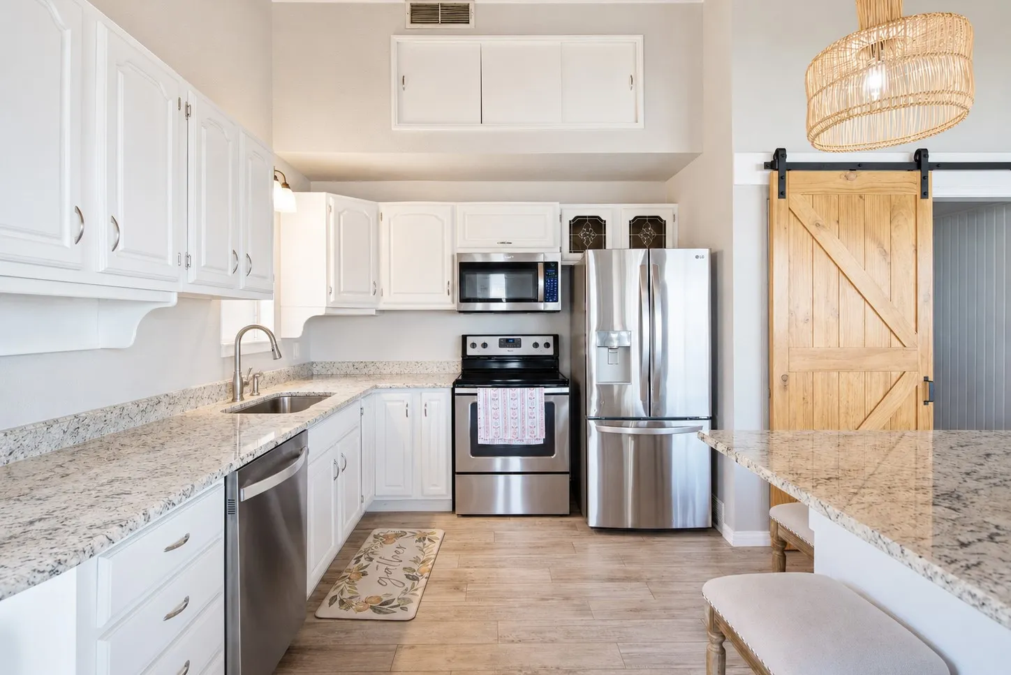 Single Family Residence For Sale in Tarrant County , 6820 Briar Road, Azle, Texas 76020, 3 Bedroom, 2 Bathroom, Garage spaces, 1,958 Sqft, built in 1948, Price $575,000, mls#21356654, Real Estate Agent in Azle, Homes For Sale in Tarrant county, Homes For Sale in Azle, Realtor in Azle Texas, Real Estate Brokerage Independent Realty Texas, Luminita Cordes Realtor