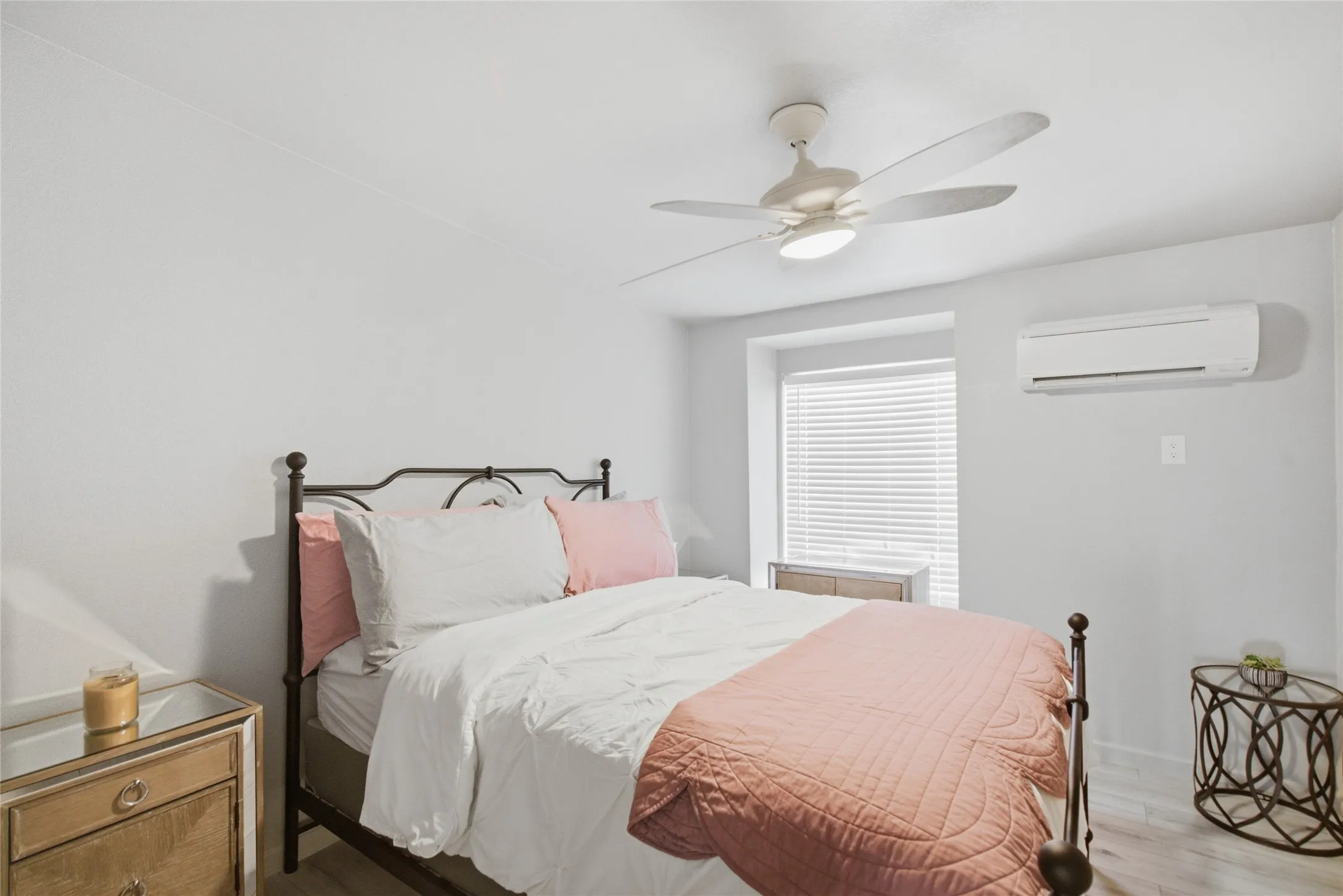 Single Family Residence For Sale in Tarrant County , 6820 Briar Road, Azle, Texas 76020, 3 Bedroom, 2 Bathroom, Garage spaces, 1,958 Sqft, built in 1948, Price $575,000, mls#21356654, Real Estate Agent in Azle, Homes For Sale in Tarrant county, Homes For Sale in Azle, Realtor in Azle Texas, Real Estate Brokerage Independent Realty Texas, Luminita Cordes Realtor