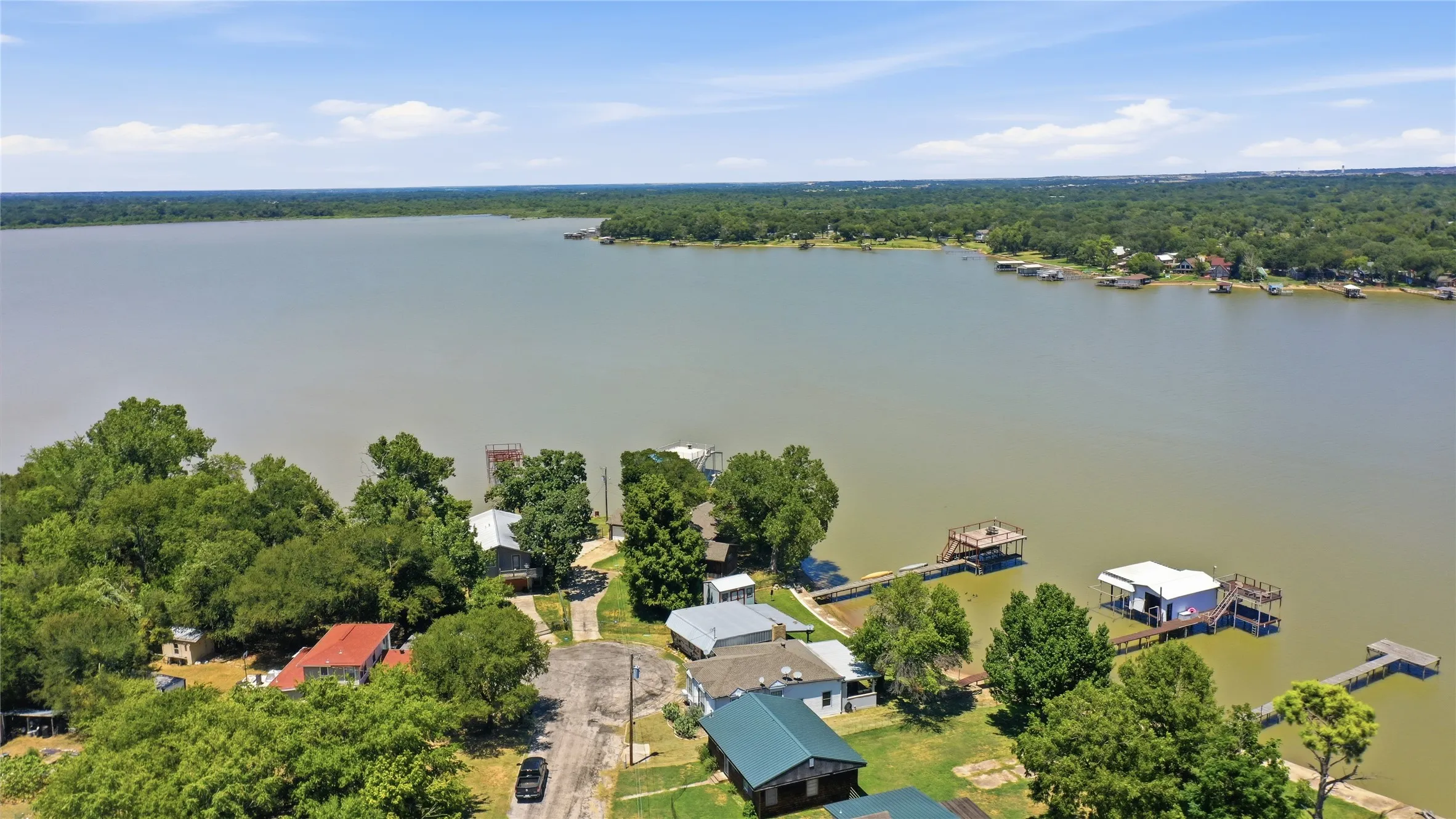 Single Family Residence For Sale in Tarrant County , 6820 Briar Road, Azle, Texas 76020, 3 Bedroom, 2 Bathroom, Garage spaces, 1,958 Sqft, built in 1948, Price $575,000, mls#21356654, Real Estate Agent in Azle, Homes For Sale in Tarrant county, Homes For Sale in Azle, Realtor in Azle Texas, Real Estate Brokerage Independent Realty Texas, Luminita Cordes Realtor