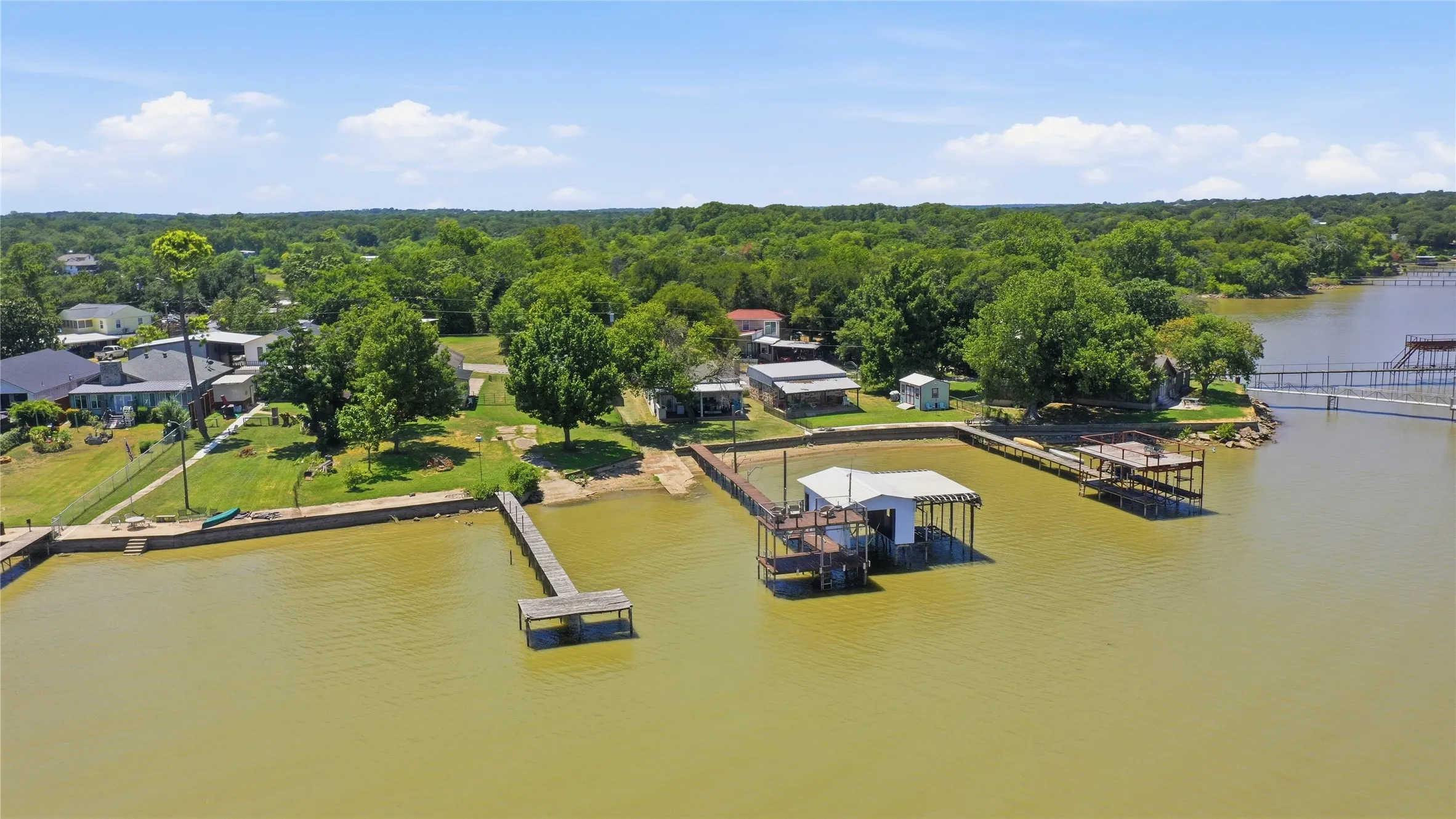 Single Family Residence For Sale in Tarrant County , 6820 Briar Road, Azle, Texas 76020, 3 Bedroom, 2 Bathroom, Garage spaces, 1,958 Sqft, built in 1948, Price $575,000, mls#21356654, Real Estate Agent in Azle, Homes For Sale in Tarrant county, Homes For Sale in Azle, Realtor in Azle Texas, Real Estate Brokerage Independent Realty Texas, Luminita Cordes Realtor