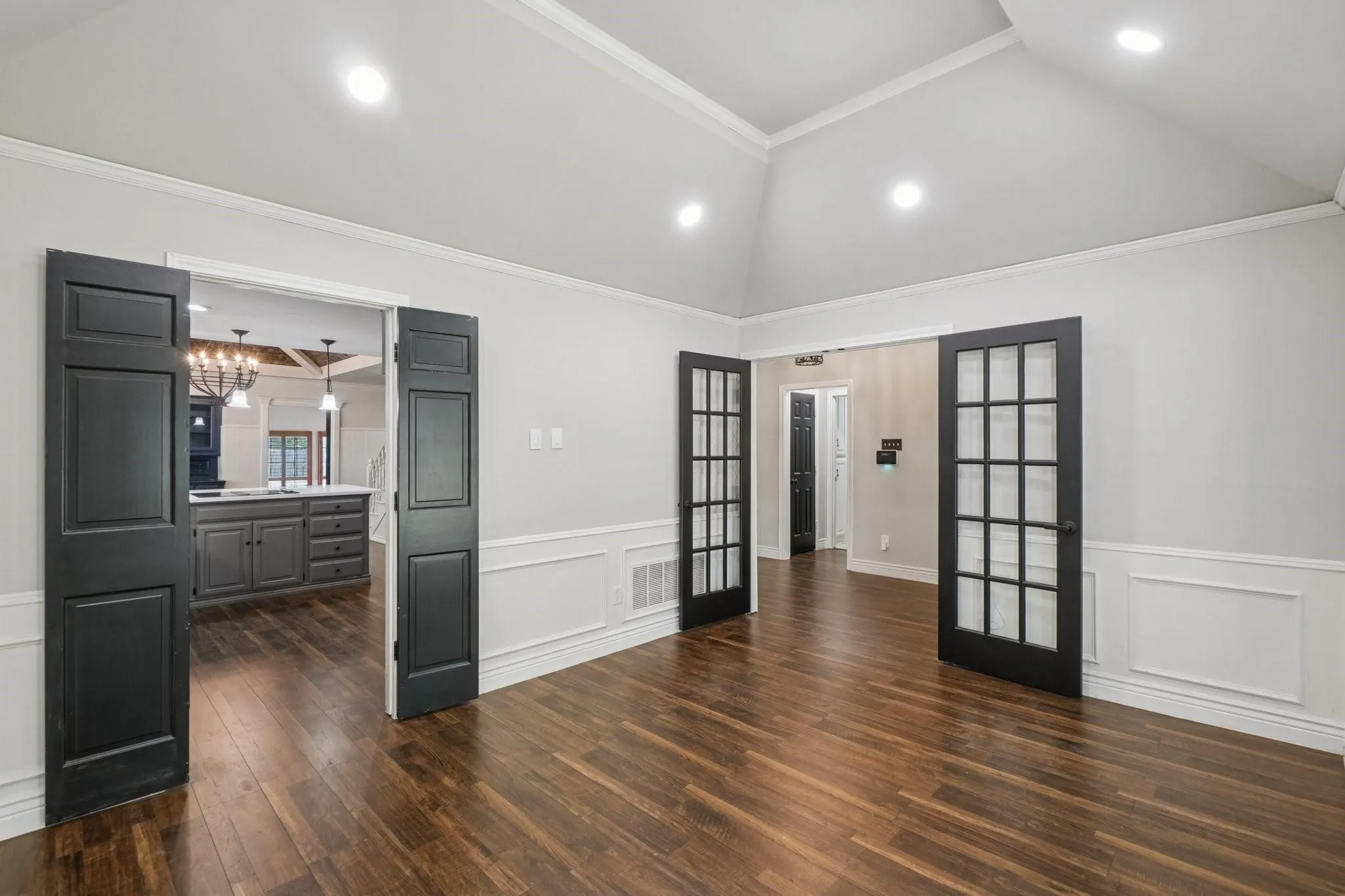 Single Family Residence For Rent in Collin County , 6701 Timothy Drive, Plano, Texas 75023, 4 Bedroom, 4 Bathroom, 2 Garage spaces, 3,429 Sqft, built in 1982, mls#21355824, Real Estate Agent in Plano, Homes For Rent in Collin county, Homes For Rent in Plano, Realtor in Plano Texas, Real Estate Brokerage Independent Realty Texas, Luminita Cordes Realtor