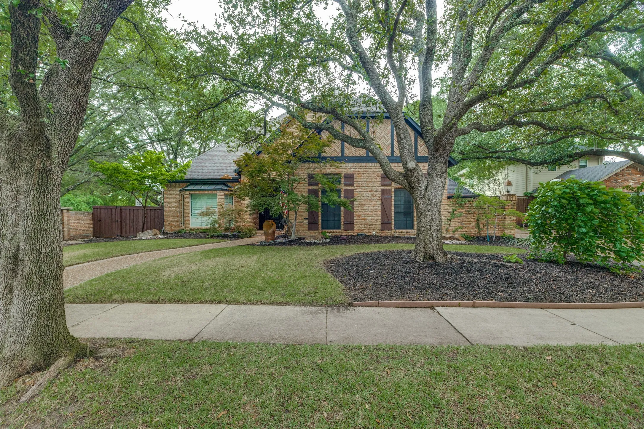 Single Family Residence For Rent in Collin County , 6701 Timothy Drive, Plano, Texas 75023, 4 Bedroom, 4 Bathroom, 2 Garage spaces, 3,429 Sqft, built in 1982, mls#21355824, Real Estate Agent in Plano, Homes For Rent in Collin county, Homes For Rent in Plano, Realtor in Plano Texas, Real Estate Brokerage Independent Realty Texas, Luminita Cordes Realtor
