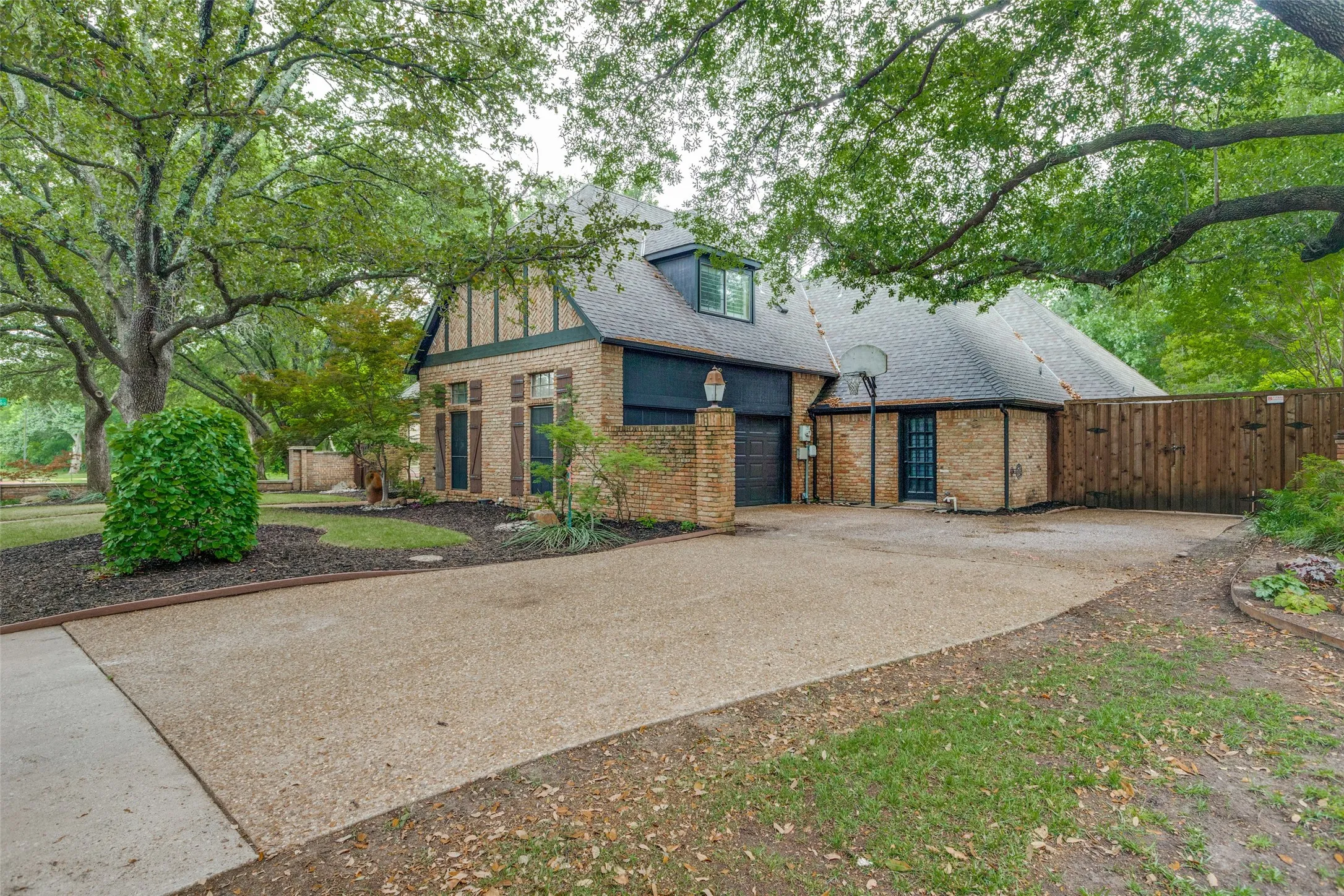 Single Family Residence For Rent in Collin County , 6701 Timothy Drive, Plano, Texas 75023, 4 Bedroom, 4 Bathroom, 2 Garage spaces, 3,429 Sqft, built in 1982, mls#21355824, Real Estate Agent in Plano, Homes For Rent in Collin county, Homes For Rent in Plano, Realtor in Plano Texas, Real Estate Brokerage Independent Realty Texas, Luminita Cordes Realtor