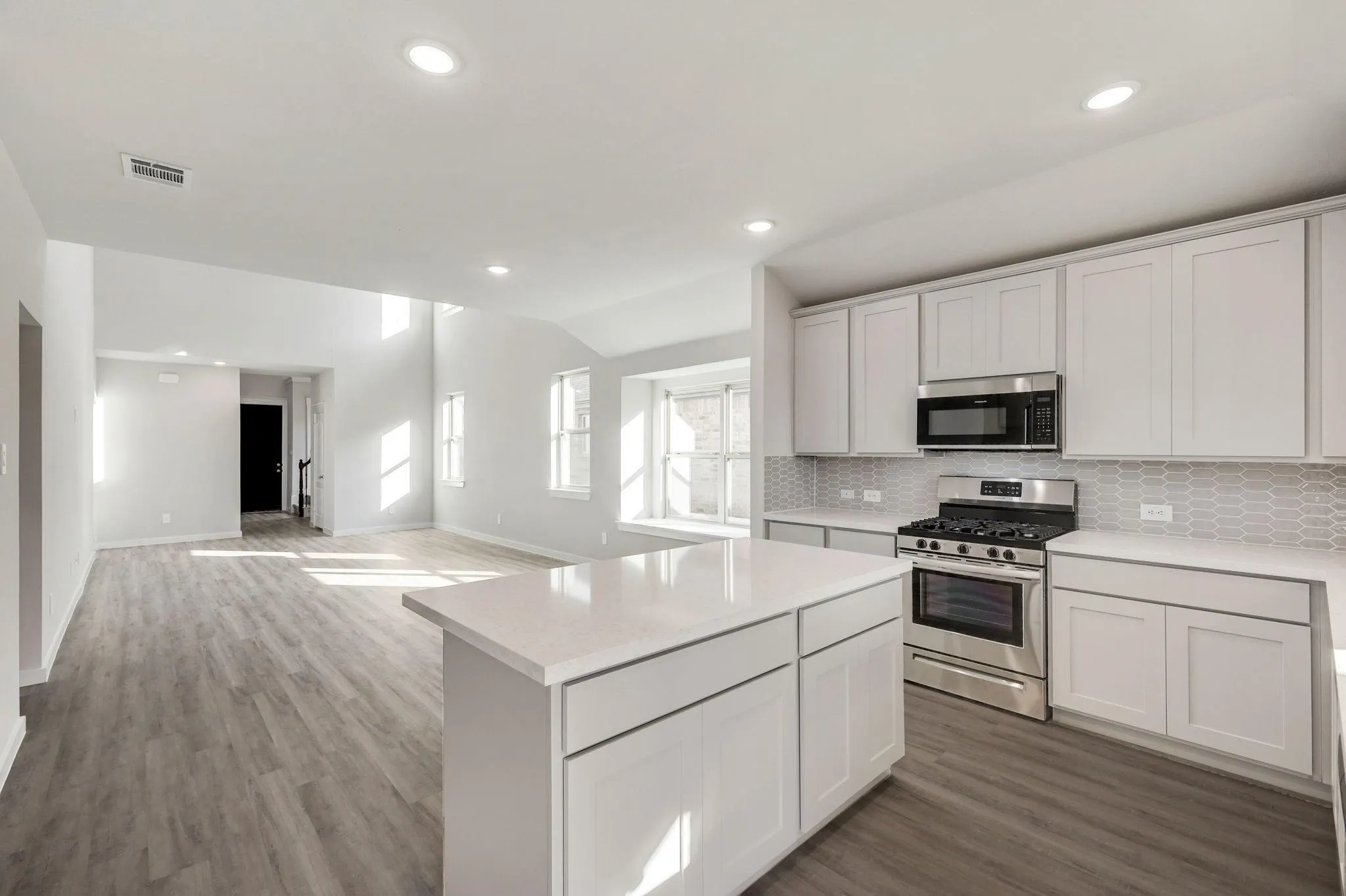 Single Family Residence For Rent in Kaufman County , 2907 Doggett Drive, Forney, Texas 75126, 4 Bedroom, 3 Bathroom, 2 Garage spaces, 2,139 Sqft, built in 2022, mls#21356655, Real Estate Agent in Forney, Homes For Rent in Kaufman county, Homes For Rent in Forney, Realtor in Forney Texas, Real Estate Brokerage Independent Realty Texas, Luminita Cordes Realtor