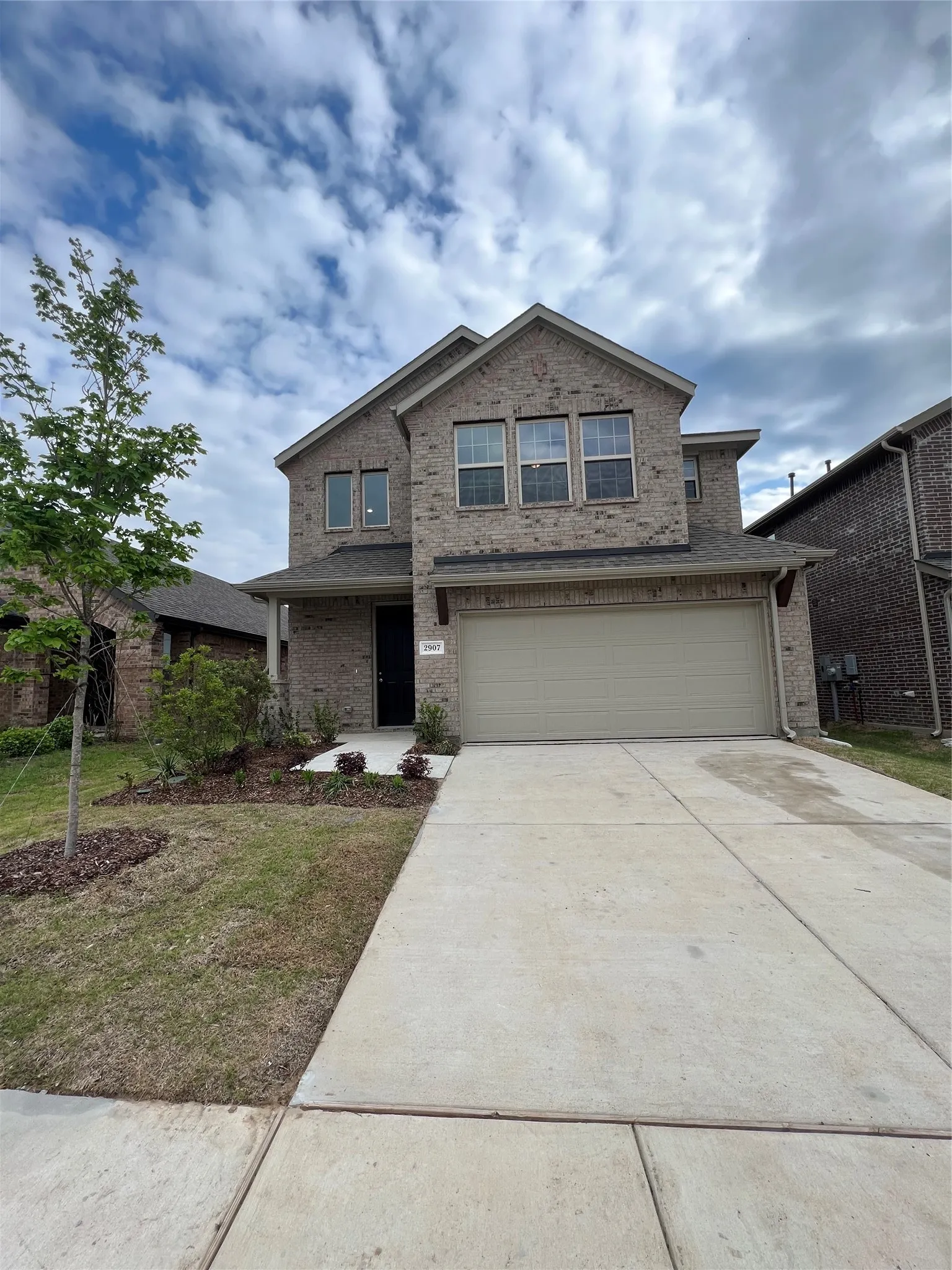 Single Family Residence For Rent in Kaufman County , 2907 Doggett Drive, Forney, Texas 75126, 4 Bedroom, 3 Bathroom, 2 Garage spaces, 2,139 Sqft, built in 2022, mls#21356655, Real Estate Agent in Forney, Homes For Rent in Kaufman county, Homes For Rent in Forney, Realtor in Forney Texas, Real Estate Brokerage Independent Realty Texas, Luminita Cordes Realtor