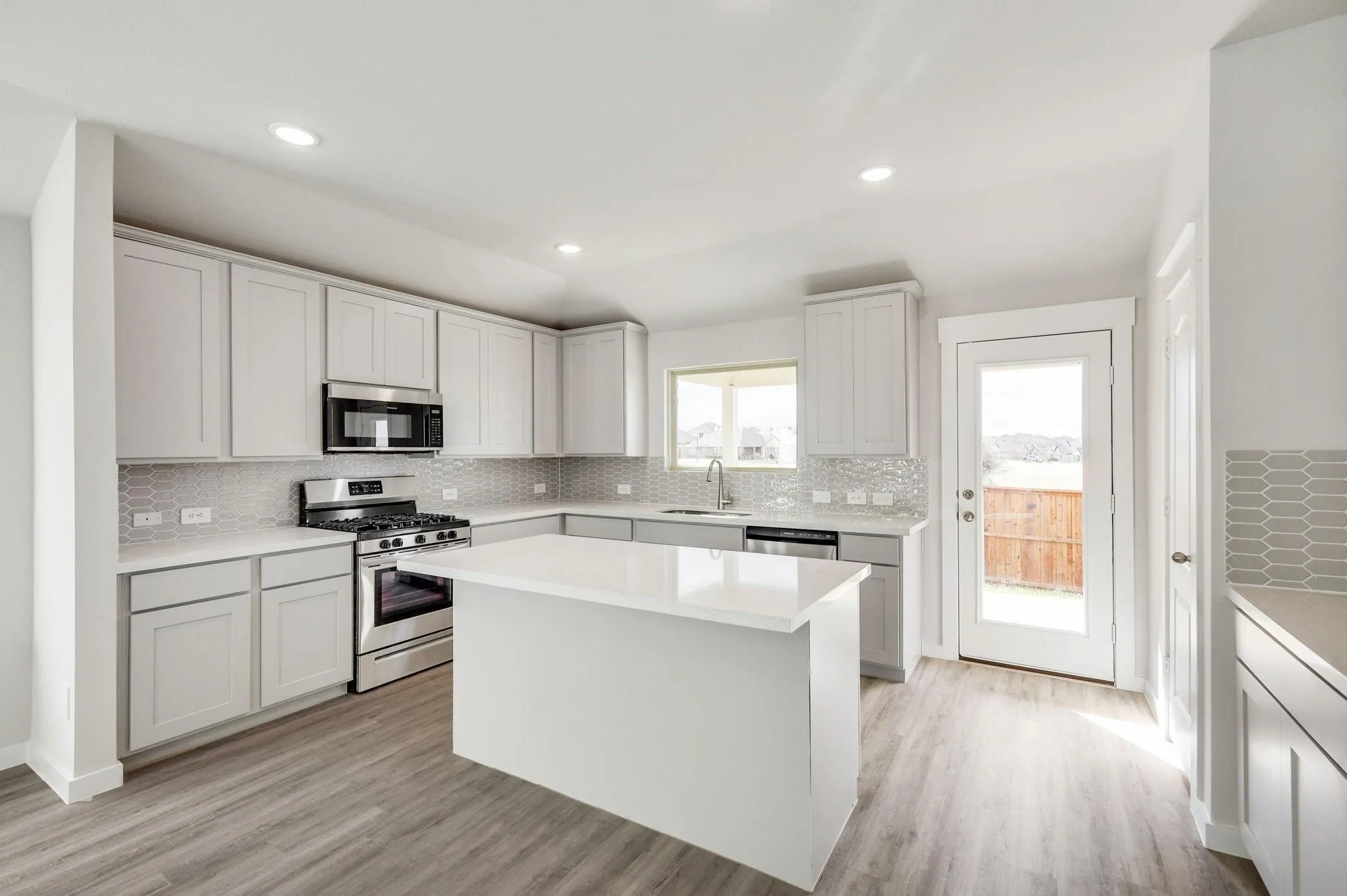 Single Family Residence For Rent in Kaufman County , 2907 Doggett Drive, Forney, Texas 75126, 4 Bedroom, 3 Bathroom, 2 Garage spaces, 2,139 Sqft, built in 2022, mls#21356655, Real Estate Agent in Forney, Homes For Rent in Kaufman county, Homes For Rent in Forney, Realtor in Forney Texas, Real Estate Brokerage Independent Realty Texas, Luminita Cordes Realtor