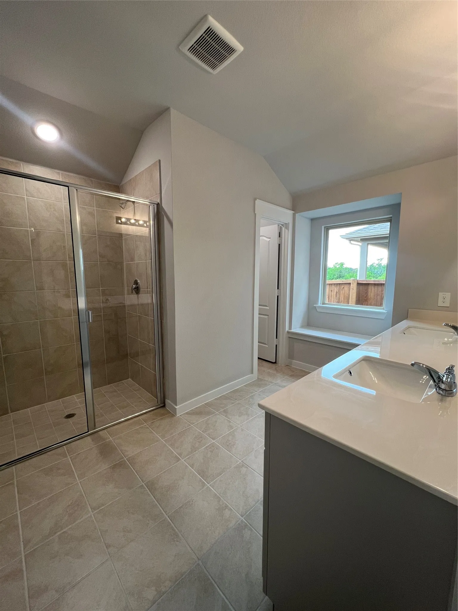 Single Family Residence For Rent in Kaufman County , 2907 Doggett Drive, Forney, Texas 75126, 4 Bedroom, 3 Bathroom, 2 Garage spaces, 2,139 Sqft, built in 2022, mls#21356655, Real Estate Agent in Forney, Homes For Rent in Kaufman county, Homes For Rent in Forney, Realtor in Forney Texas, Real Estate Brokerage Independent Realty Texas, Luminita Cordes Realtor