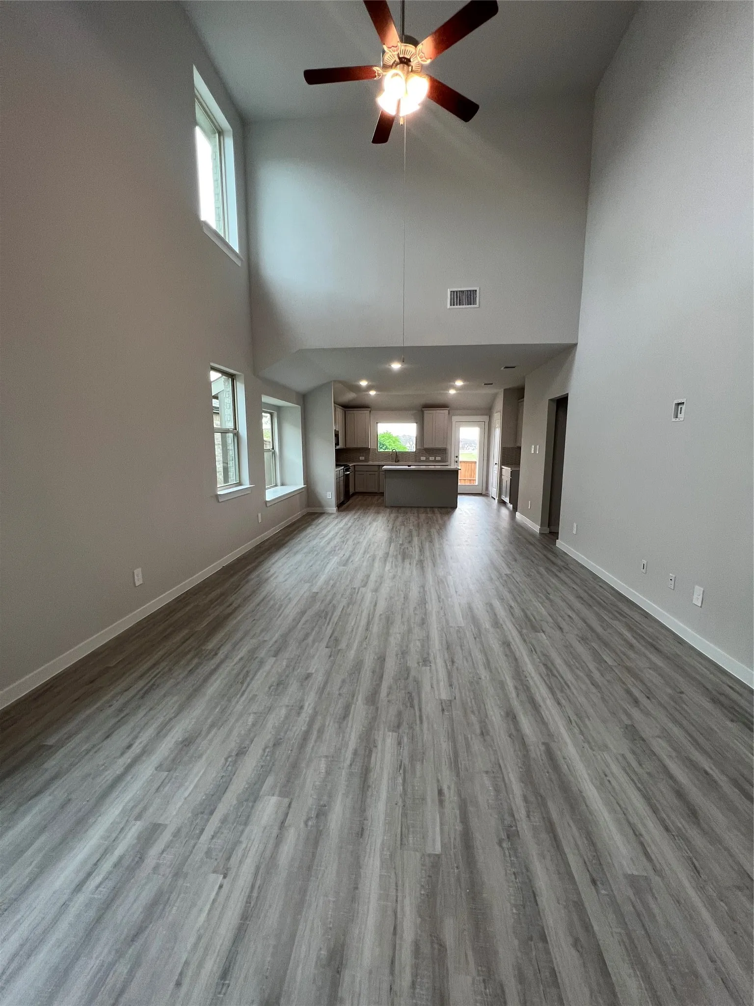 Single Family Residence For Rent in Kaufman County , 2907 Doggett Drive, Forney, Texas 75126, 4 Bedroom, 3 Bathroom, 2 Garage spaces, 2,139 Sqft, built in 2022, mls#21356655, Real Estate Agent in Forney, Homes For Rent in Kaufman county, Homes For Rent in Forney, Realtor in Forney Texas, Real Estate Brokerage Independent Realty Texas, Luminita Cordes Realtor