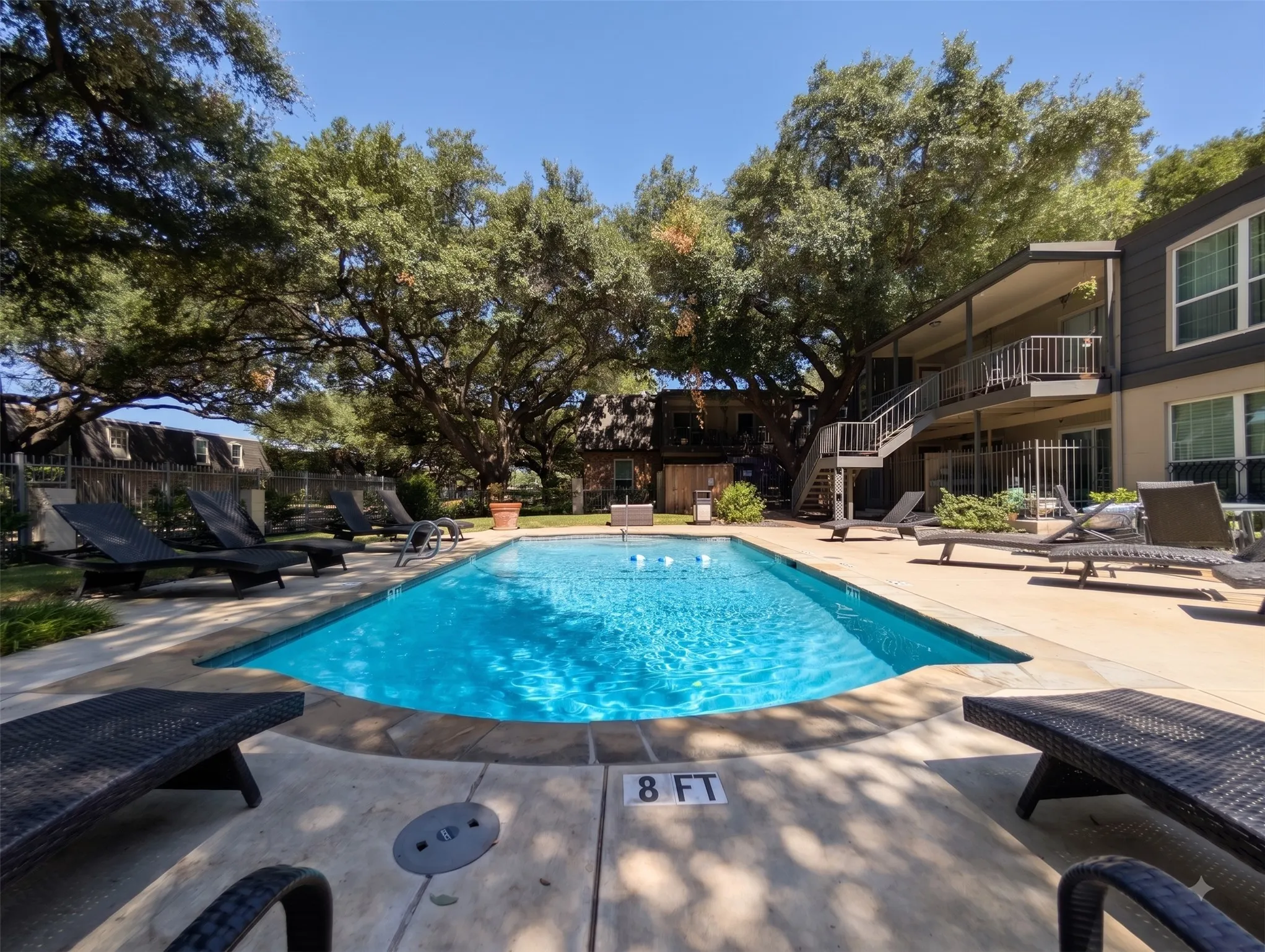 Condominium For Sale in Dallas County , 5234 Fleetwood Oaks Avenue 119, Dallas, Texas 75235, 1 Bedroom, 1 Bathroom, Garage spaces, 698 Sqft, built in 1963, mls#21356501, Real Estate Agent in Dallas, Homes For Sale in Dallas county, Homes For Sale in Dallas, Realtor in Dallas Texas, Real Estate Brokerage Independent Realty Texas, Luminita Cordes Realtor