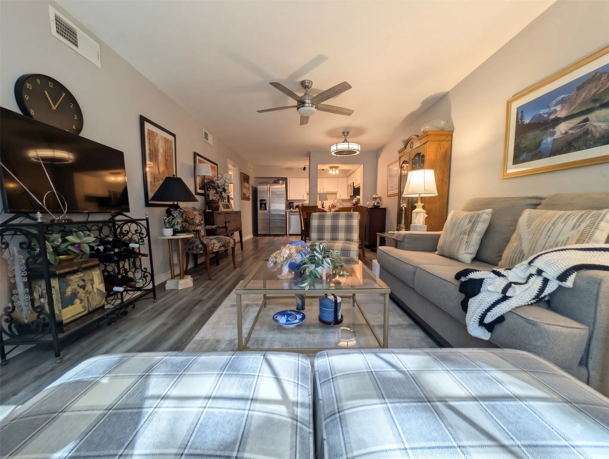 Condominium For Sale in Dallas County , 5234 Fleetwood Oaks Avenue 119, Dallas, Texas 75235, 1 Bedroom, 1 Bathroom, Garage spaces, 698 Sqft, built in 1963, mls#21356501, Real Estate Agent in Dallas, Homes For Sale in Dallas county, Homes For Sale in Dallas, Realtor in Dallas Texas, Real Estate Brokerage Independent Realty Texas, Luminita Cordes Realtor