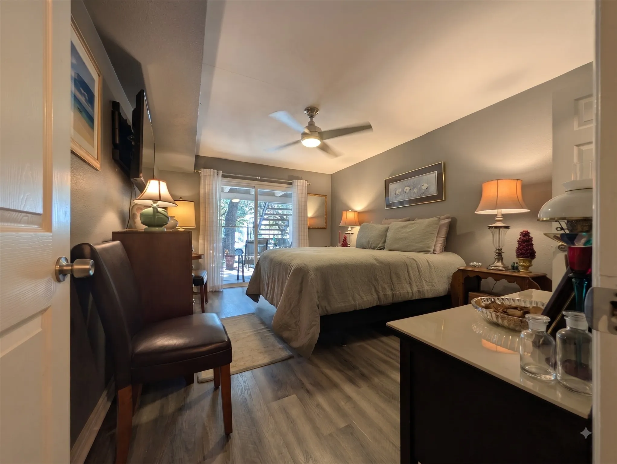Condominium For Sale in Dallas County , 5234 Fleetwood Oaks Avenue 119, Dallas, Texas 75235, 1 Bedroom, 1 Bathroom, Garage spaces, 698 Sqft, built in 1963, mls#21356501, Real Estate Agent in Dallas, Homes For Sale in Dallas county, Homes For Sale in Dallas, Realtor in Dallas Texas, Real Estate Brokerage Independent Realty Texas, Luminita Cordes Realtor